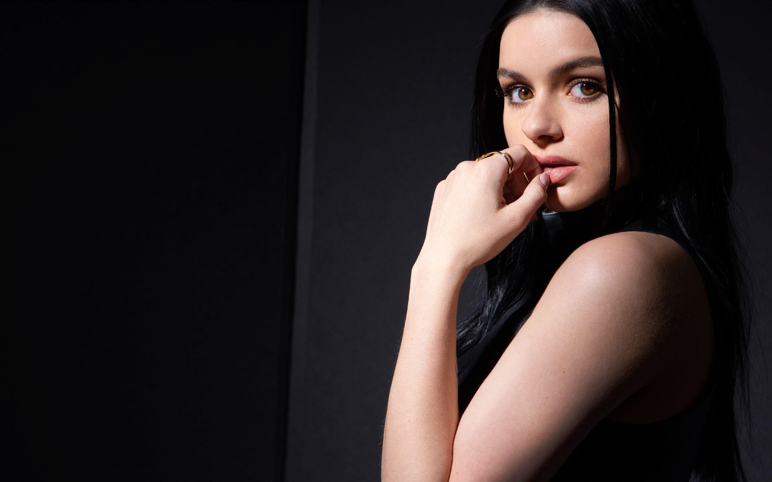 2560x1600 ariel winter bello magazine 5k MacBook Air Wallpaper Download