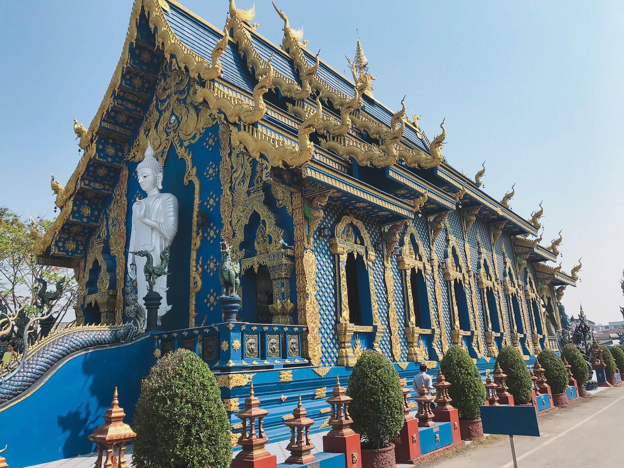 2048x1536 White Temple in Chiang Rai