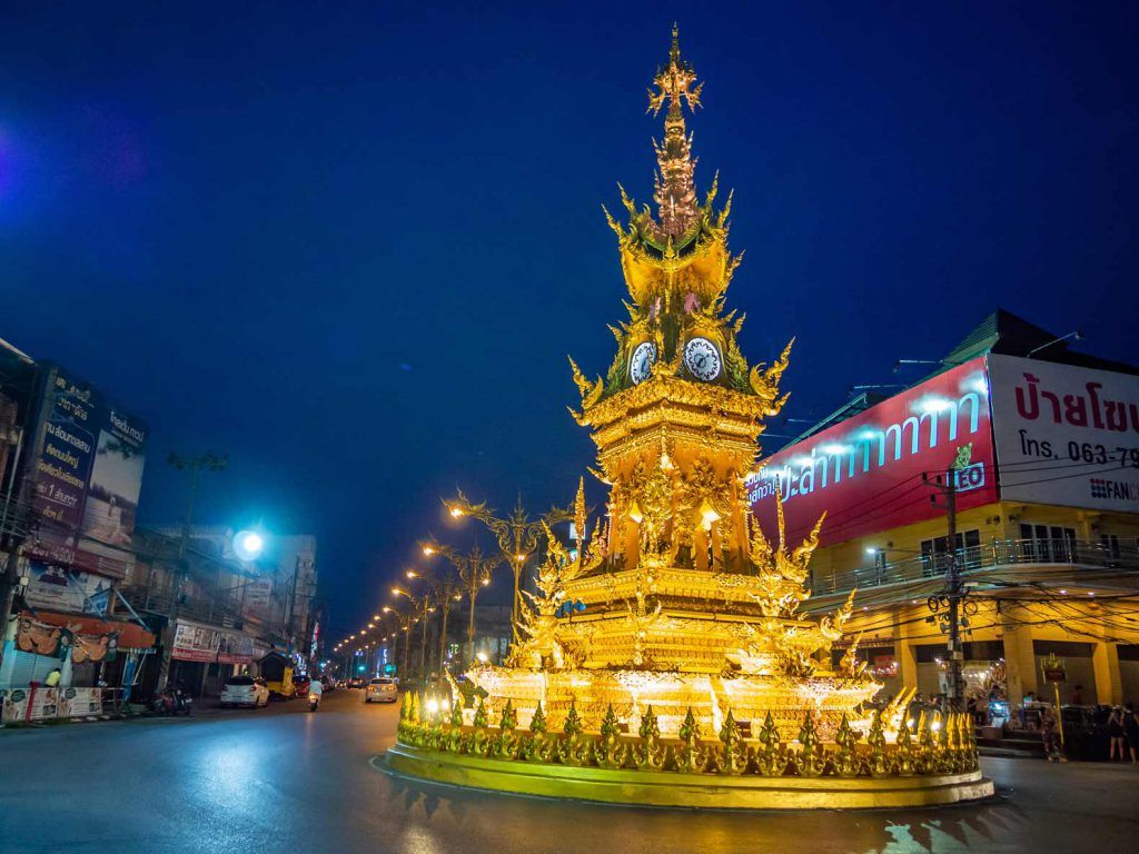 1024x768 The Three Colored Temples Of Chiang Rai Stops & Flip Flops