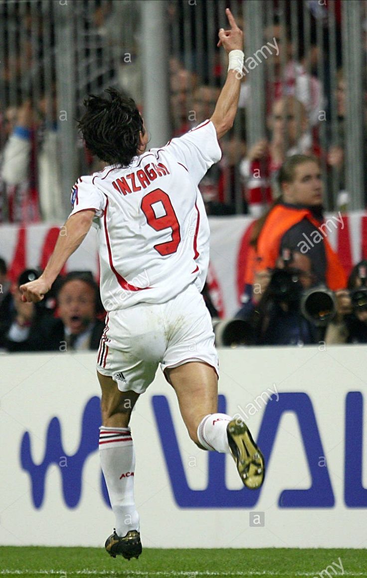 736x1159 Pippo Inzaghi. Ac milan, Héros, Ferrari