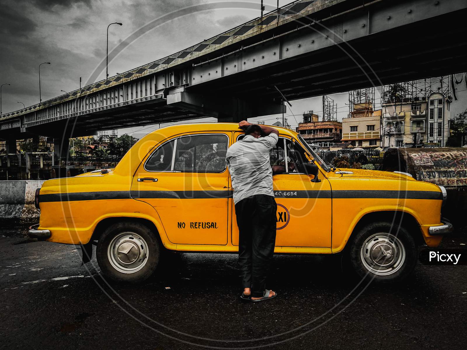 1600x1200 Image Of Yellow Taxi Kolkata MN293054 Picxy