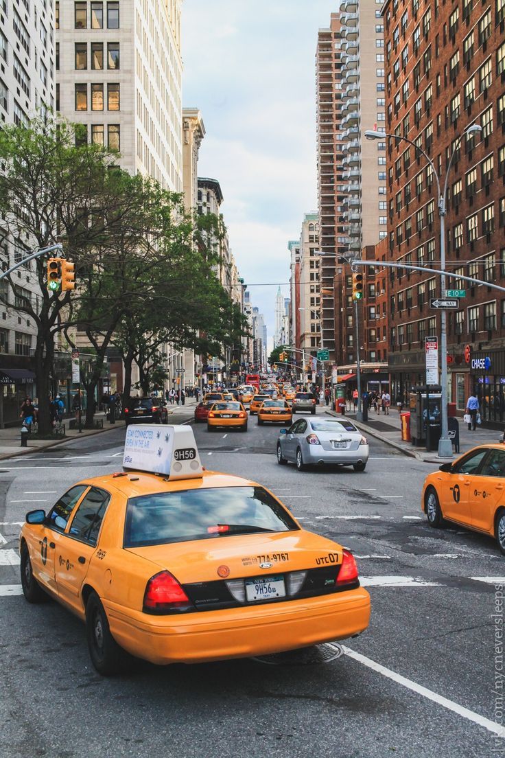 736x1104 yellow taxi