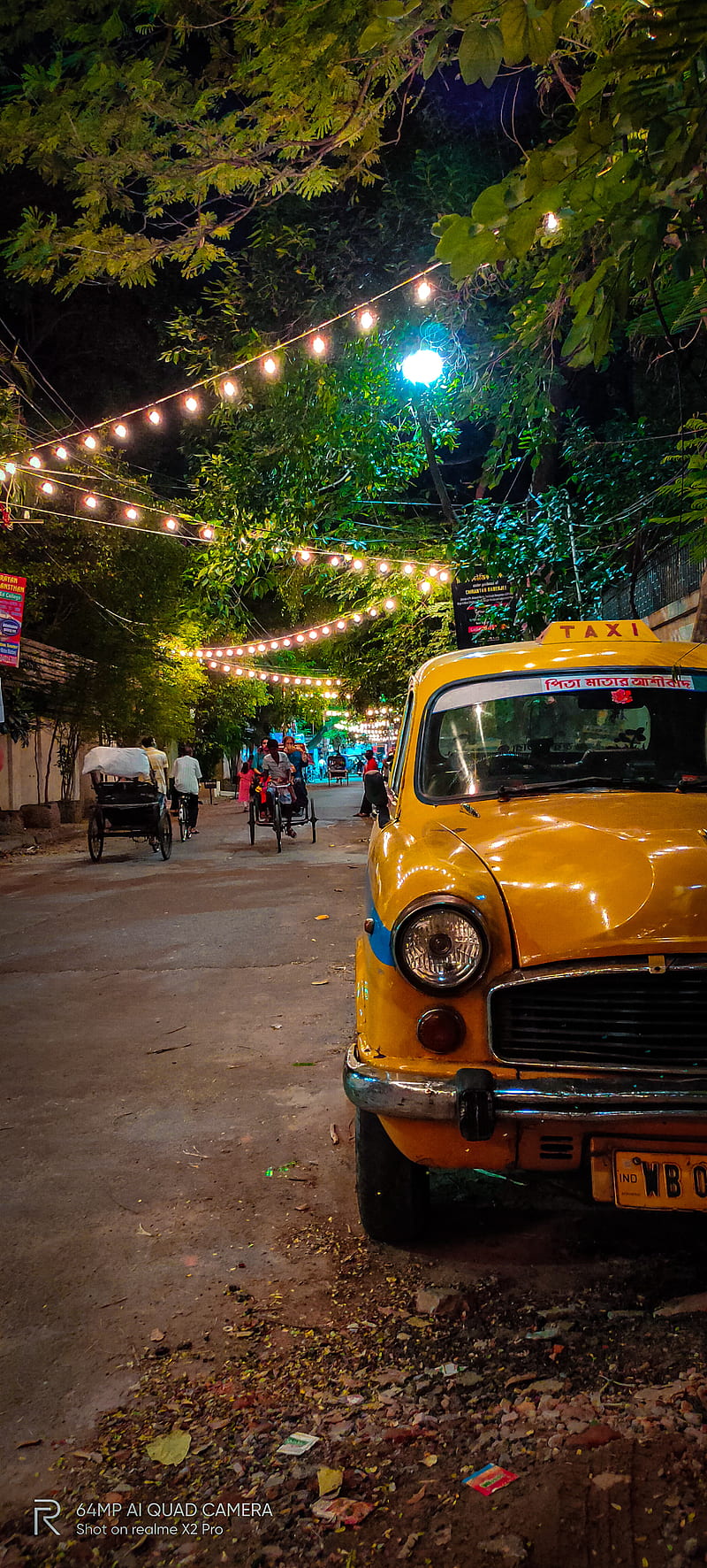 800x1772 HD yellow taxi kolkata wallpaper
