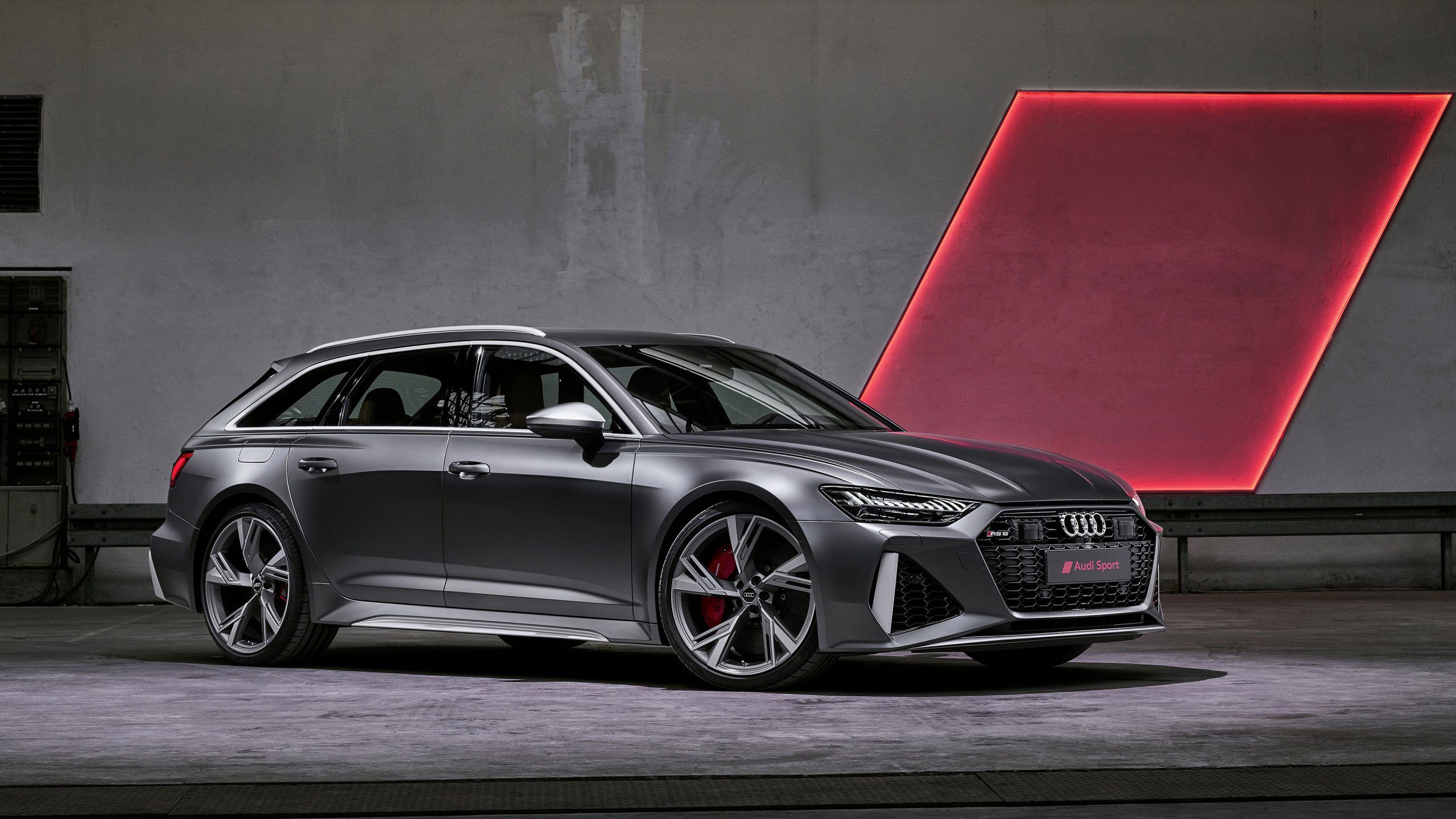 2560x1440 Audi RS6 Avant Wallpaper