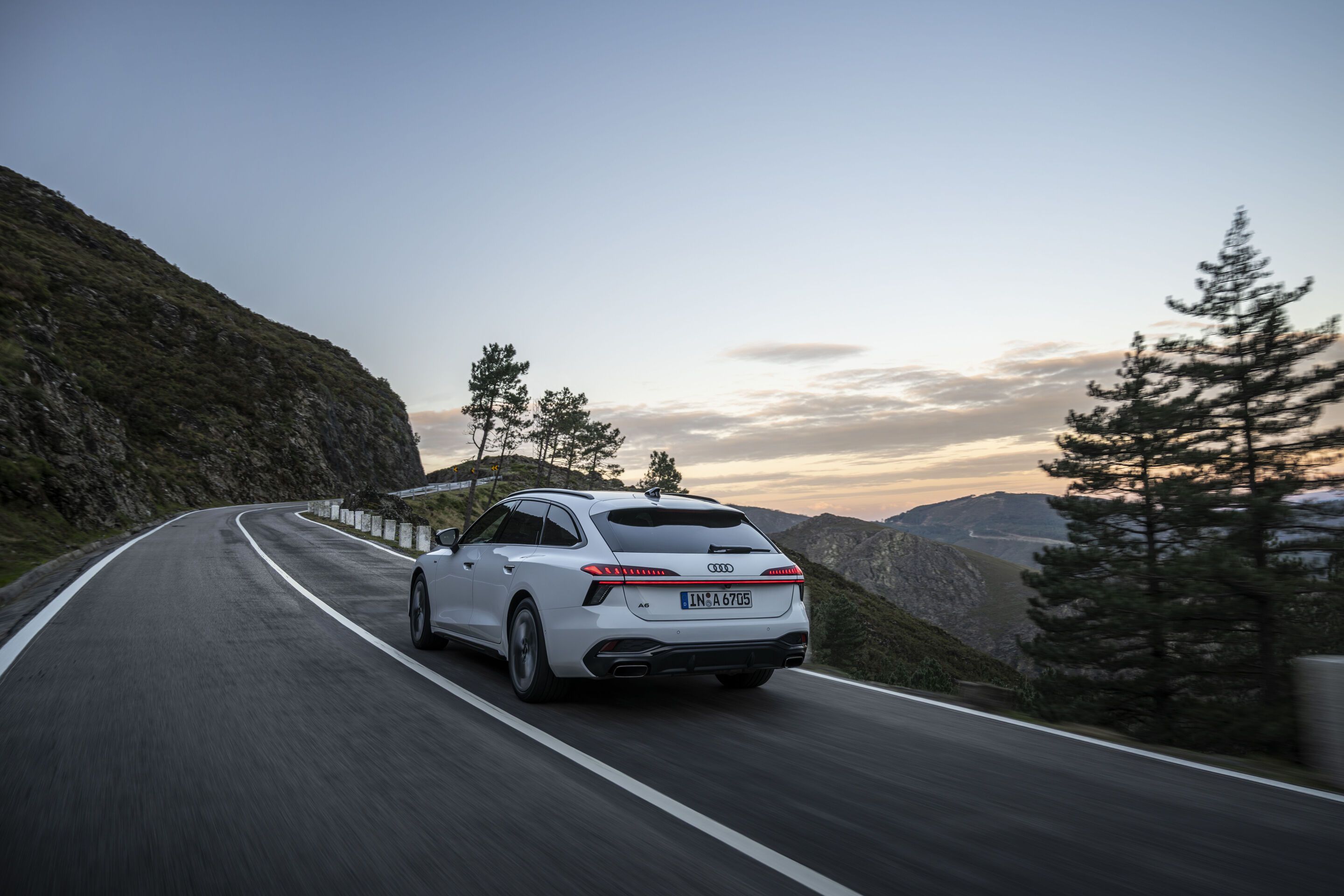 2880x1920 Audi A6 Avant