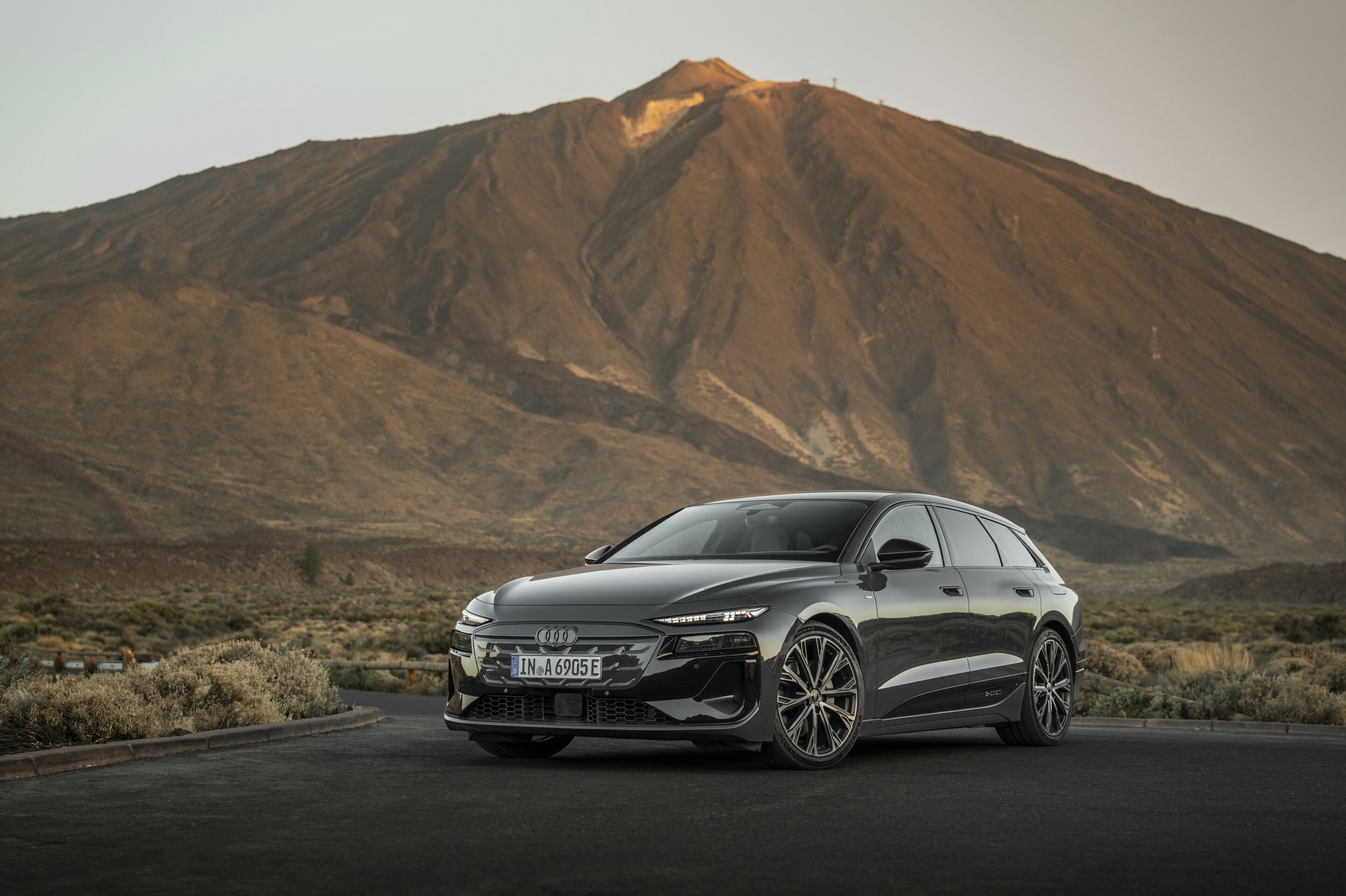 2880x1917 Audi A6 Avant E Tron