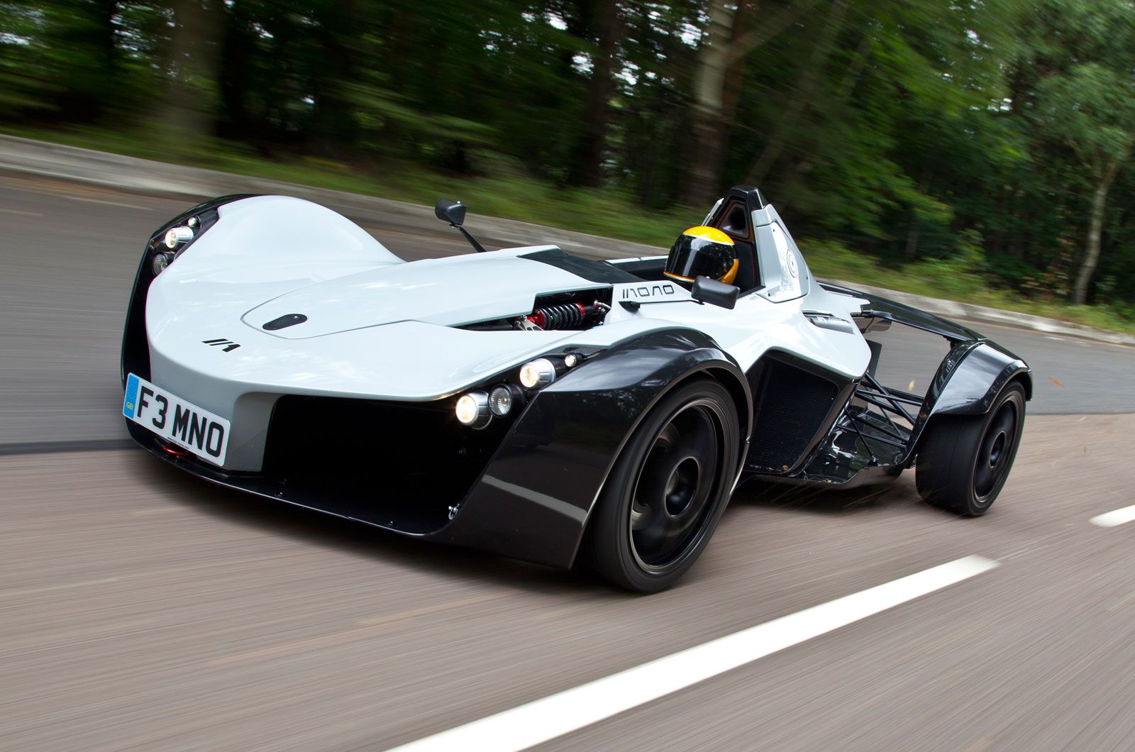 1600x1060 BAC Mono Race Car HD Wallpaper: Ultimate Single Seater Performancex1060