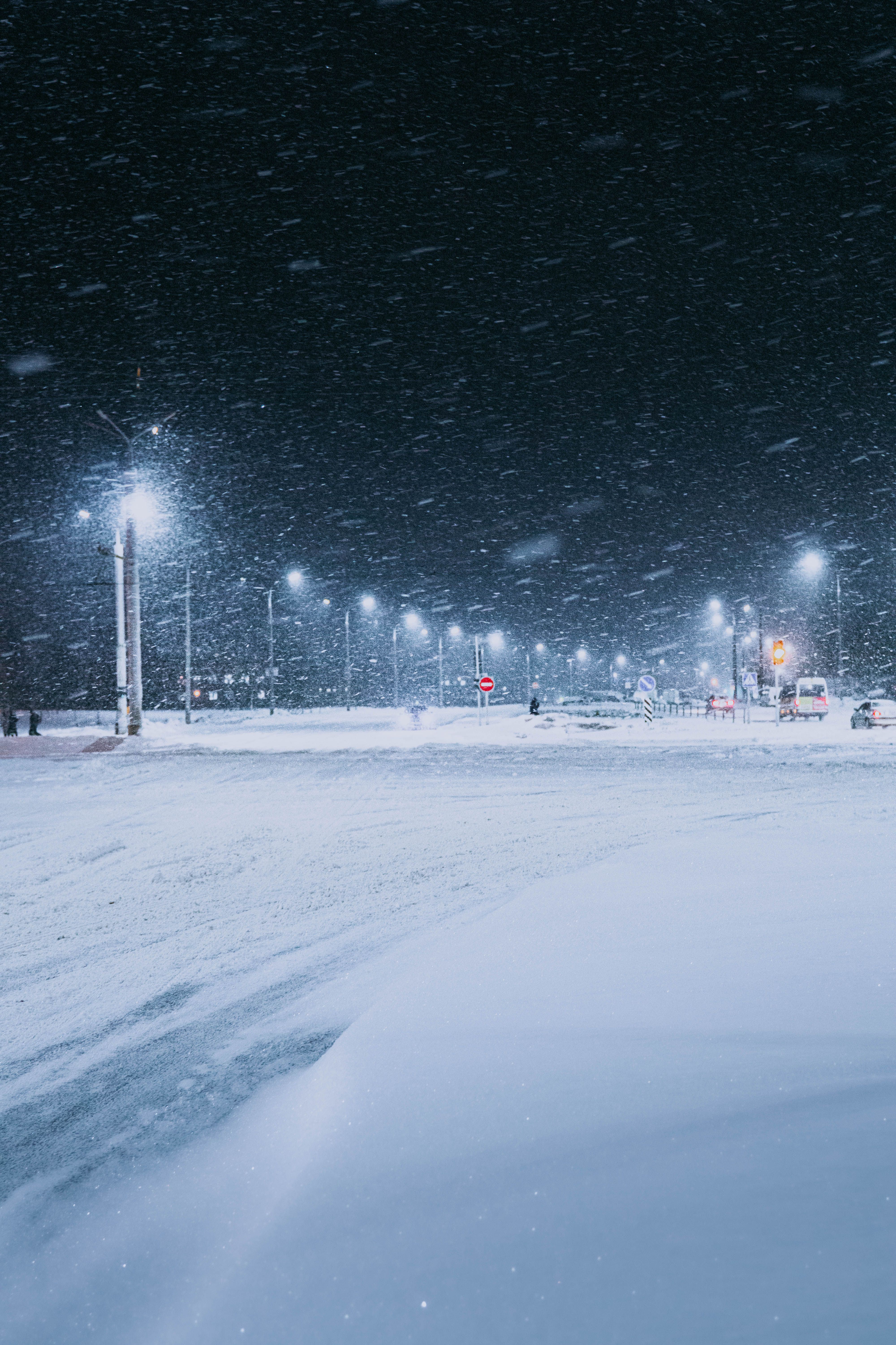 4000x6000 heavy snowfall in the streets of Vitebsk · Free