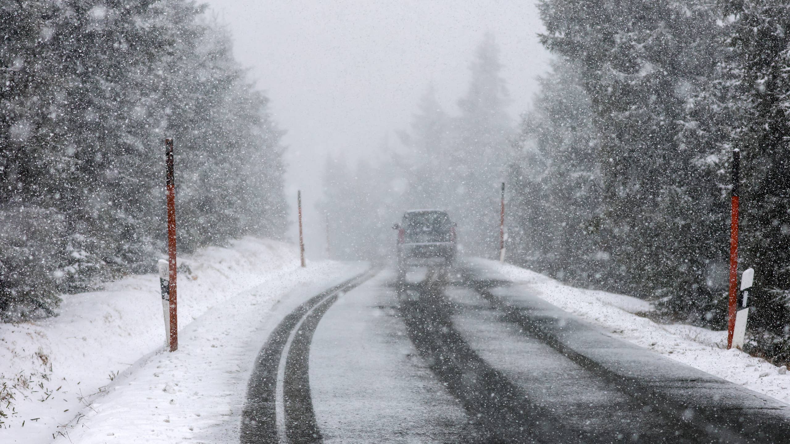 2560x1440 Heavy Snow Warning With 10 Inches of Snow, 50 mph Winds Coming on Memorial Day's Journal