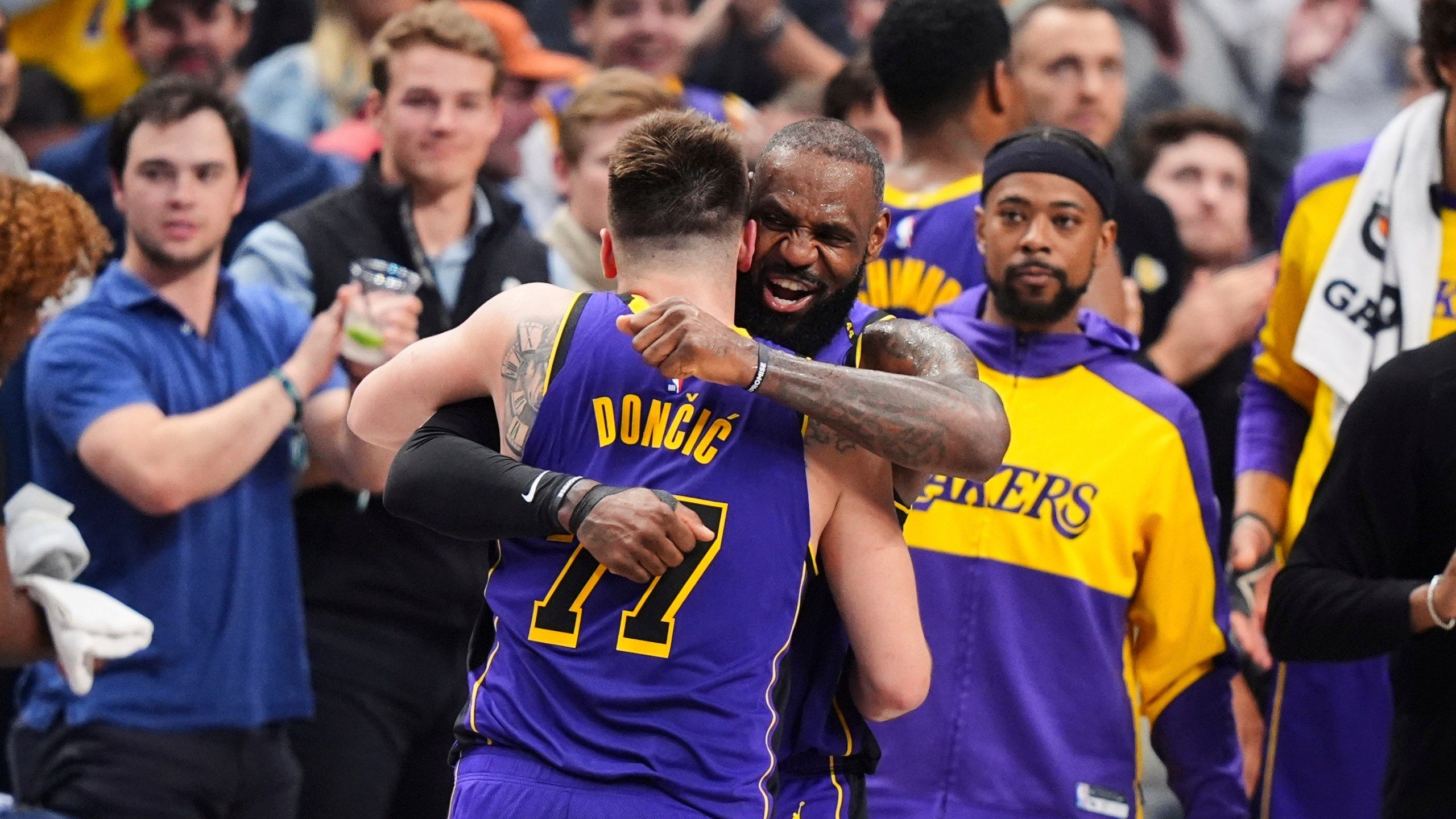 2560x1440 Emotional return for Luka Doncic and Mavericks fans in his 1st game at Dallas since trade to Lakers