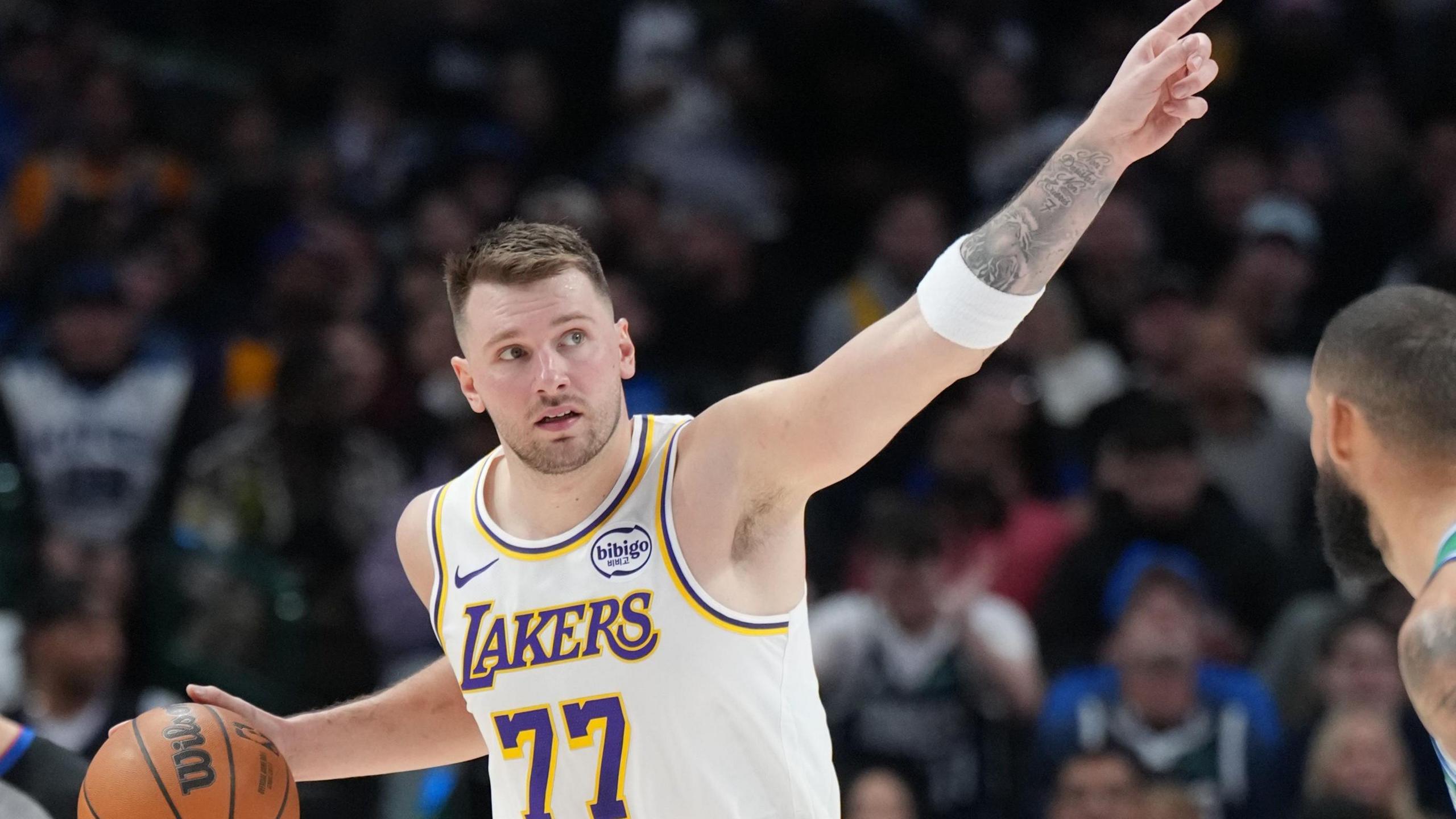 2560x1440 NBA: 'Fantastic' Luka Doncic inspires LA Lakers to win at Dallas Mavericks