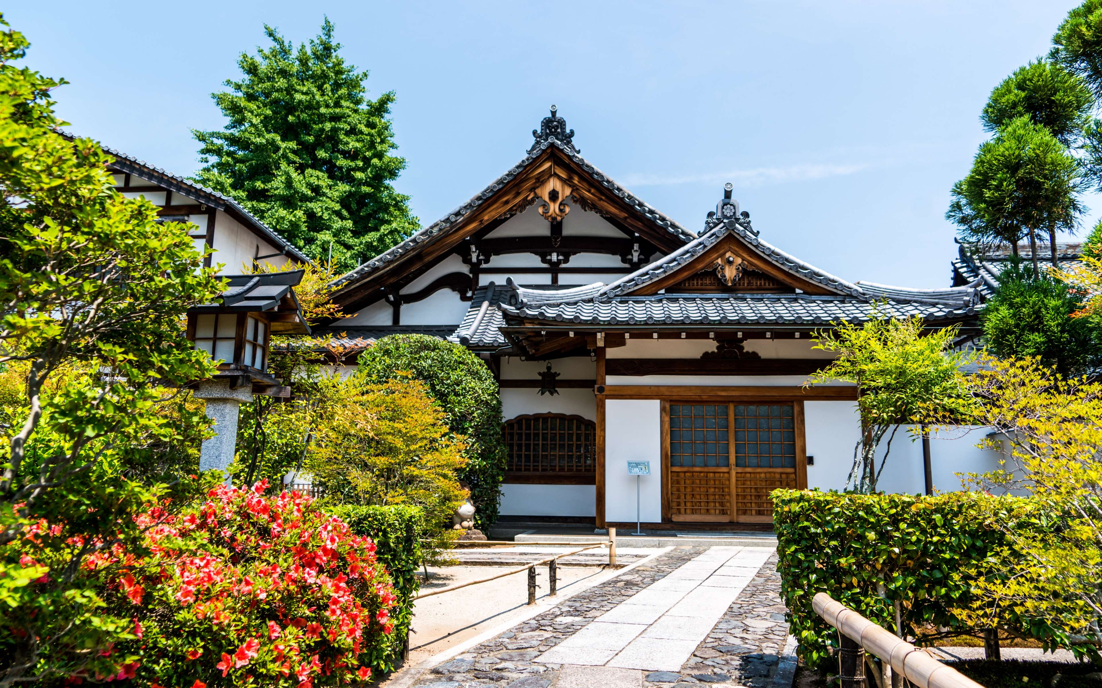 3840x2397 architecture, asian, bushes, culture, daylight, flowers, garden