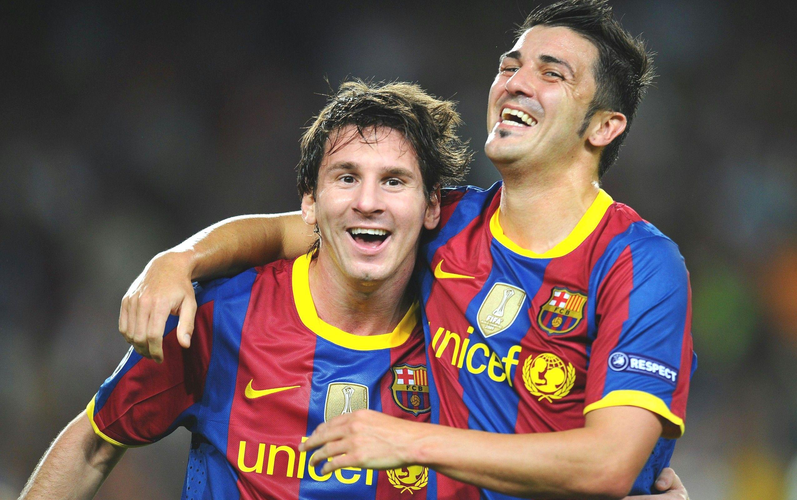 2550x1600 Lionel Messi And David Villa Wallpaper