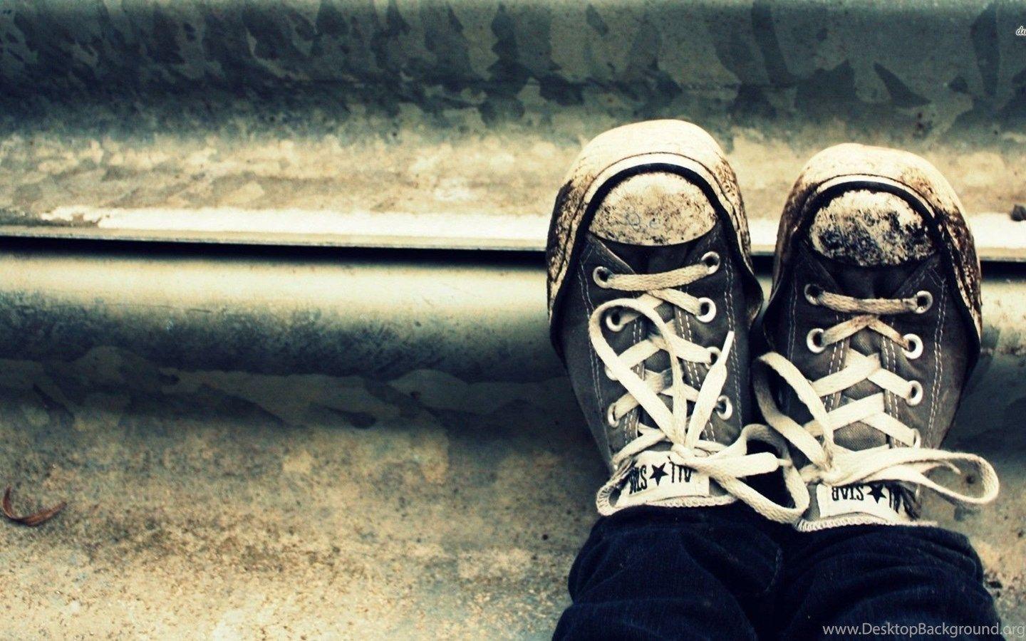 1440x900 Dirty Converse Sneakers Wallpaper Photography Wallpaper Desktop Background
