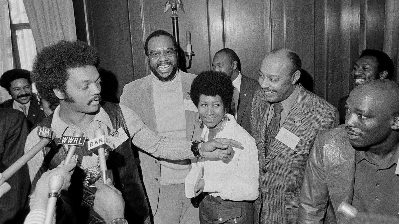 1600x900 When Aretha Franklin offered to post bail for Angela Davis