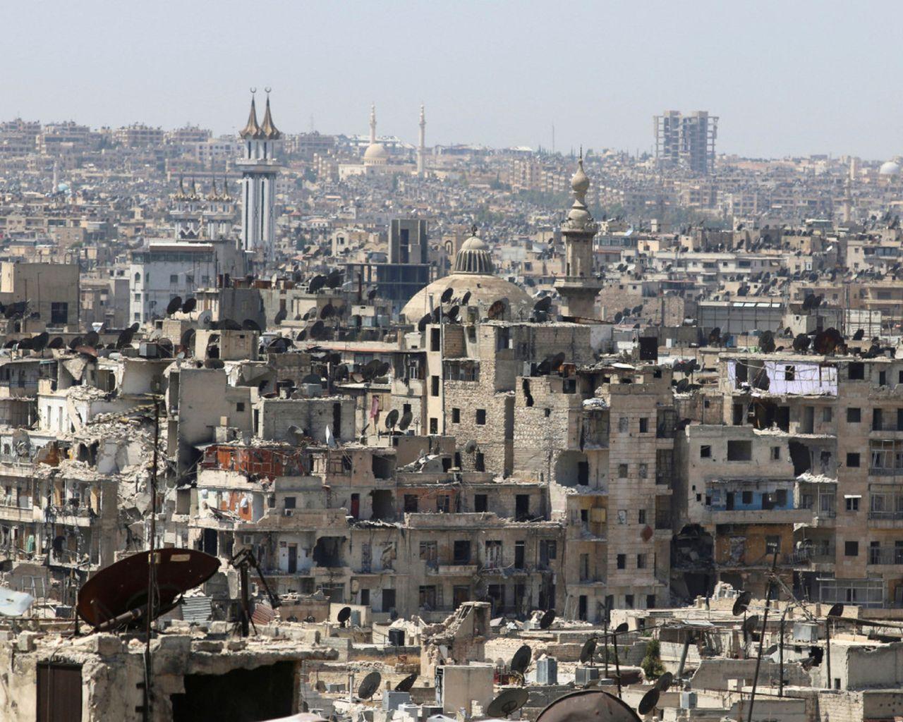 1280x1024 Syrian warplanes allegedly drop chlorine bombs on Aleppo, activists say