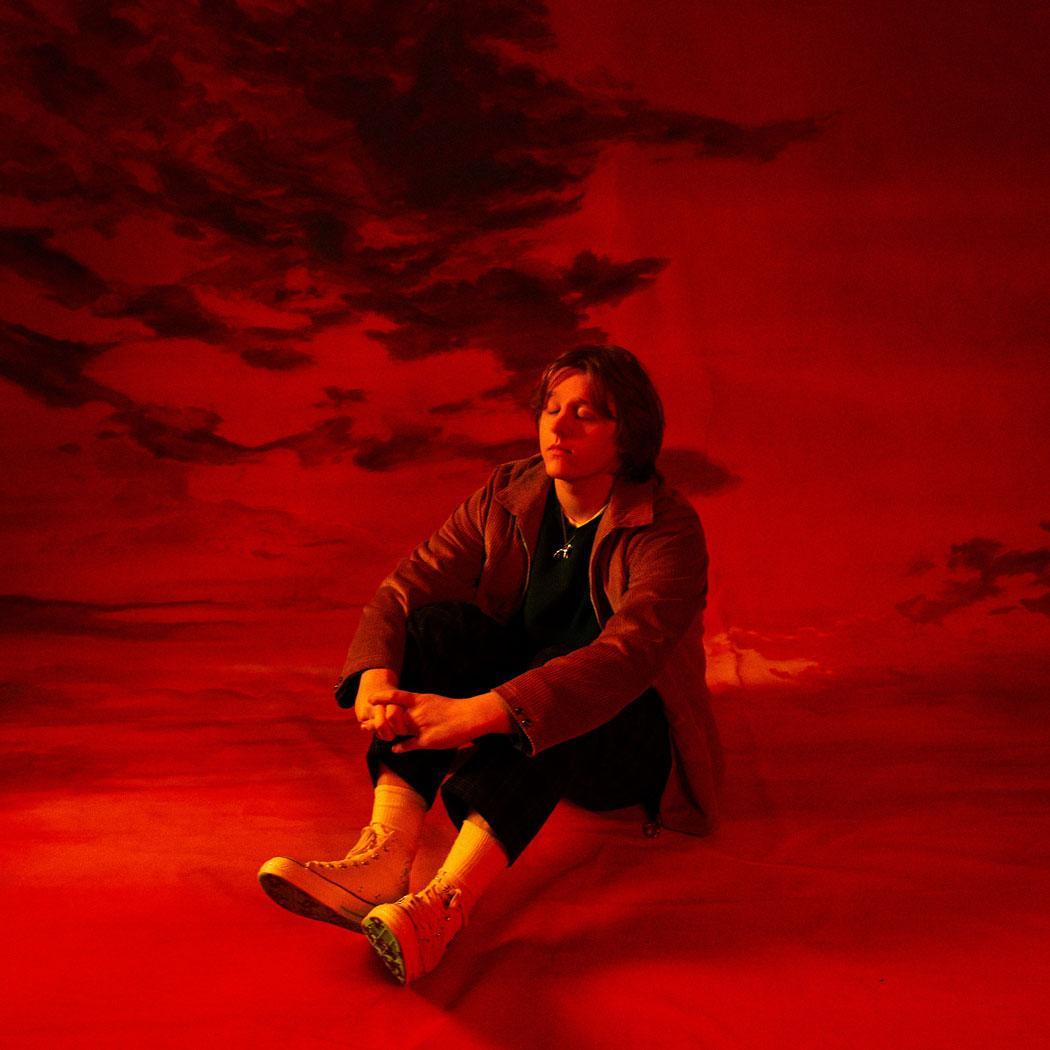 1050x1050 Lewis Capaldi Hold Me While You Wait Wallpaper