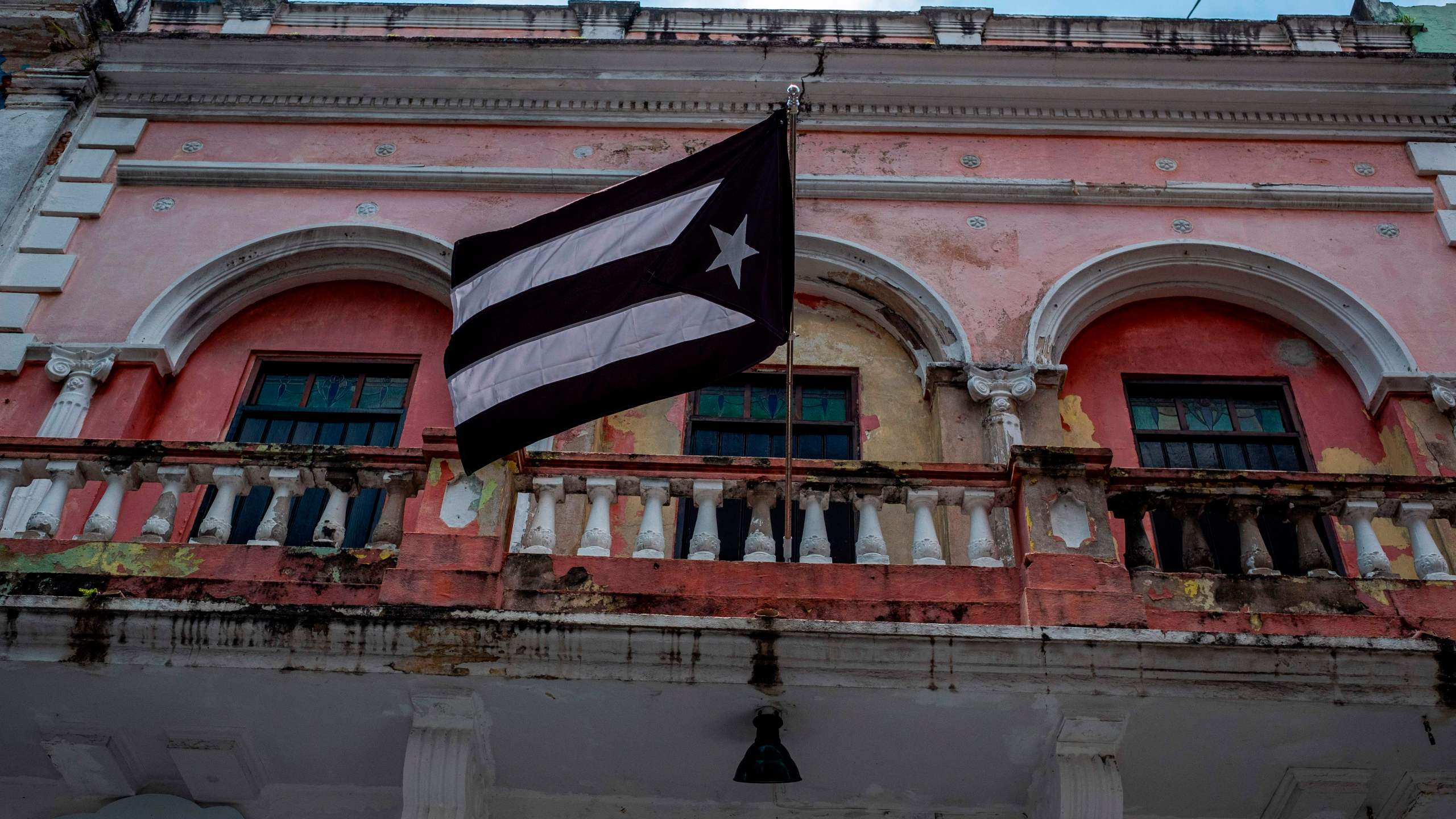 2560x1440 Damage reported as 5.4 quake strikes Puerto Rico, where some remain in shelters from previous temblors