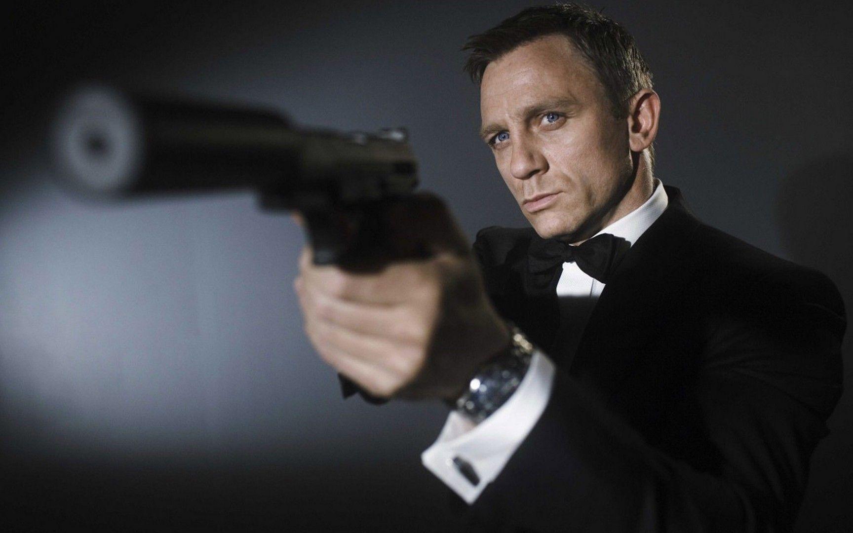 1728x1080 Daniel Craig wallpaper. Celebrities wallpaper. Daniel
