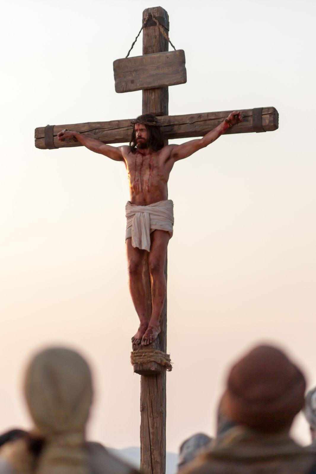 1066x1600 Detail of Christ on the Cross