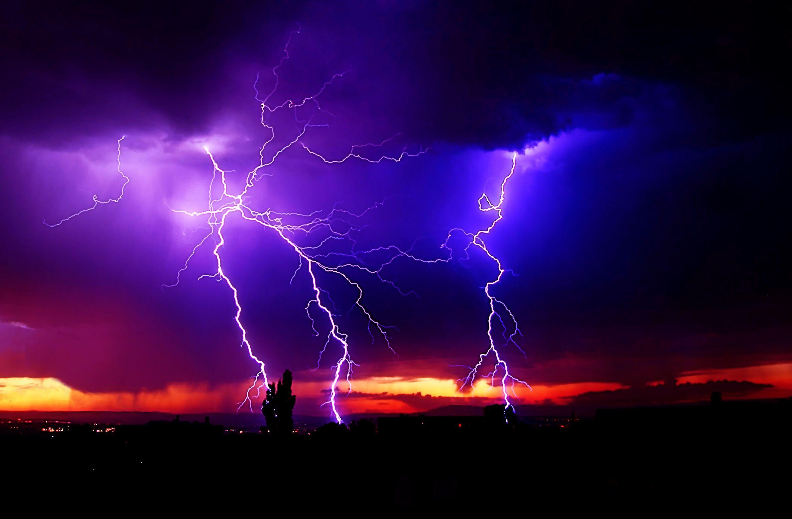 2645x1732 Lightning Storm Wallpaper HD