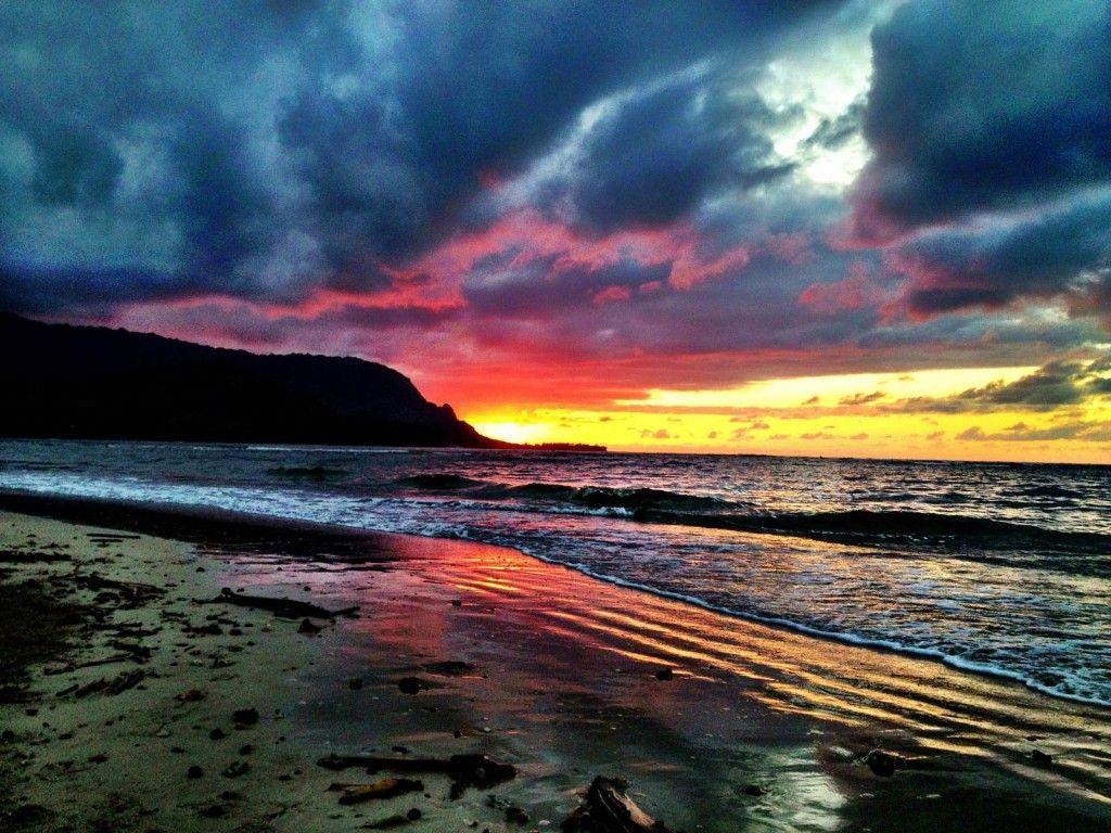 1024x768 Kauai Beach Sunset Aflame