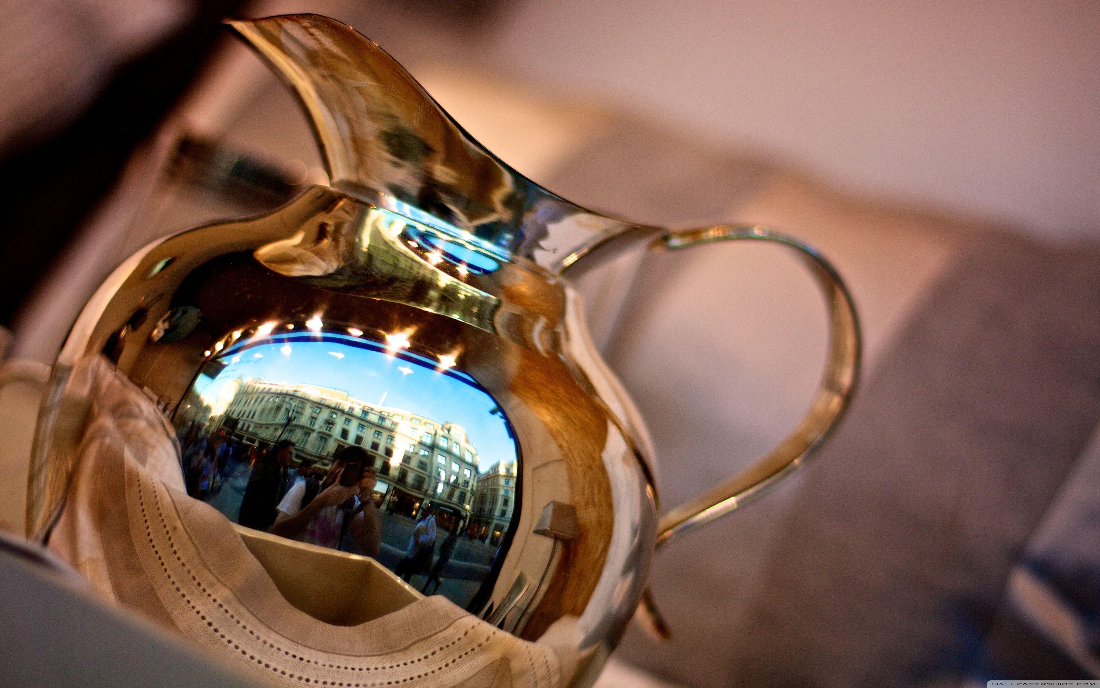3840x2400 Download Reflecting on Oxford Street UltraHD Wallpaper