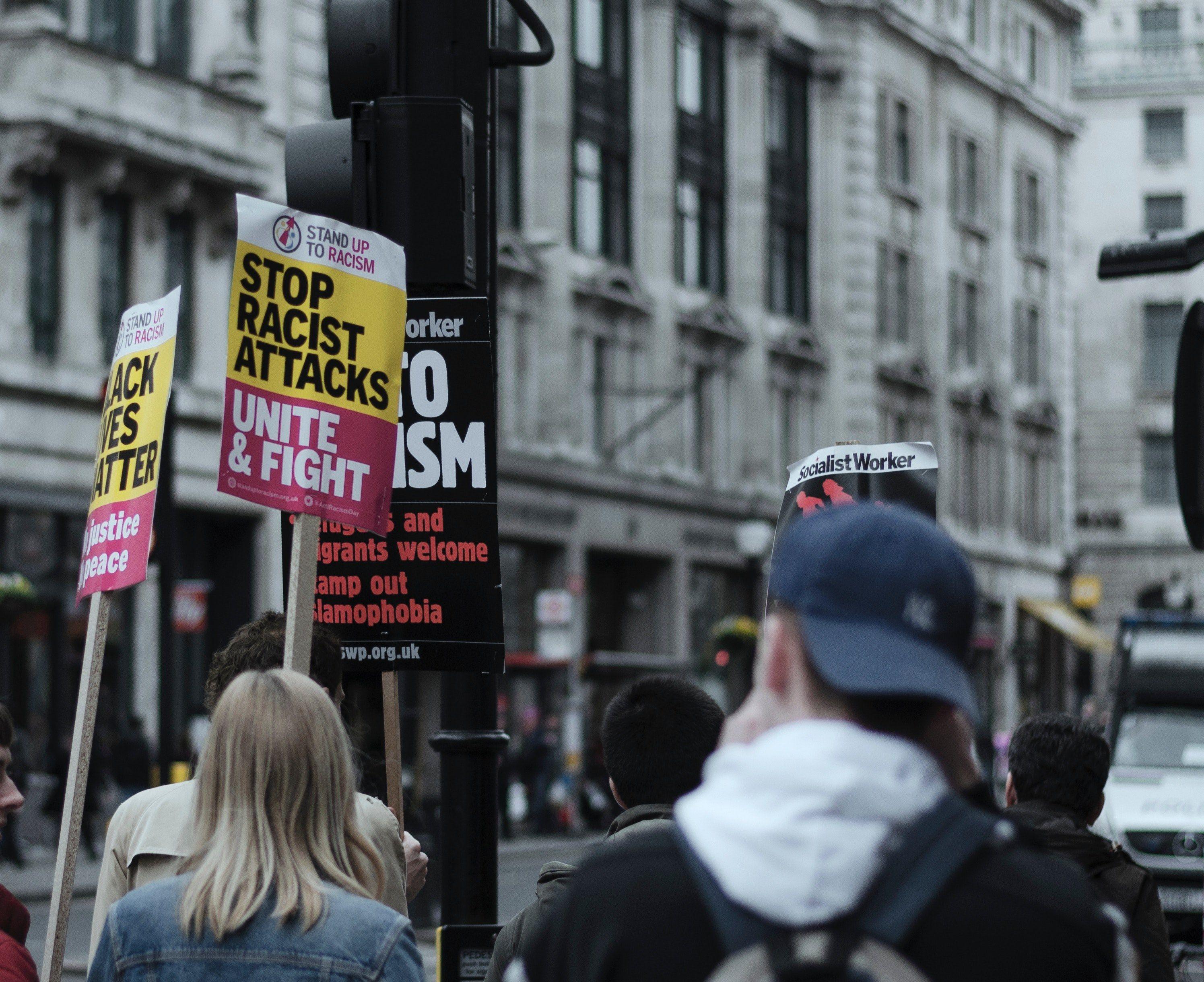 2992x2440 Wallpaper / people with protest signs in oxford street london, around anti racism protesters in london 4k wallpaper