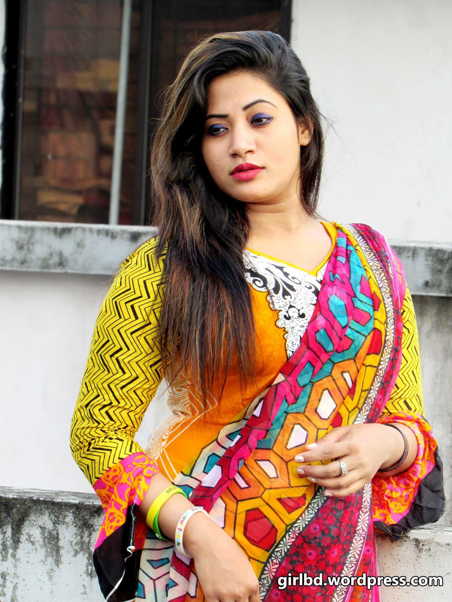 Bangladeshi Girls Hot Pic