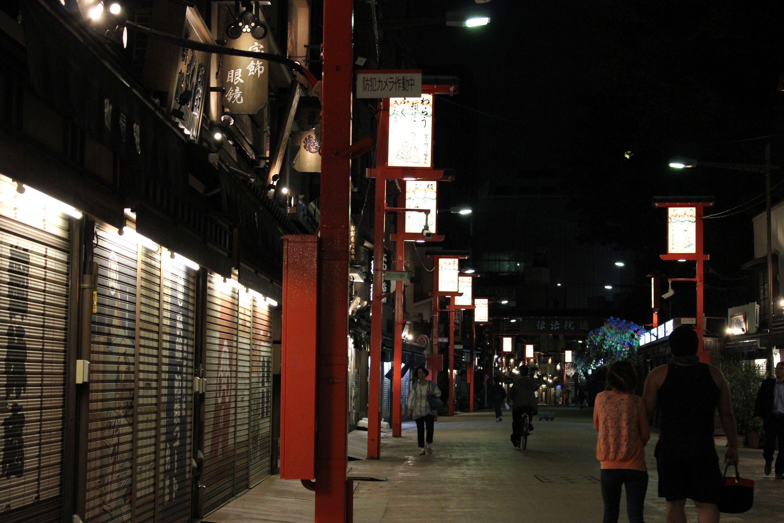 2592x1728 Free of asakusa, closed shops, japan
