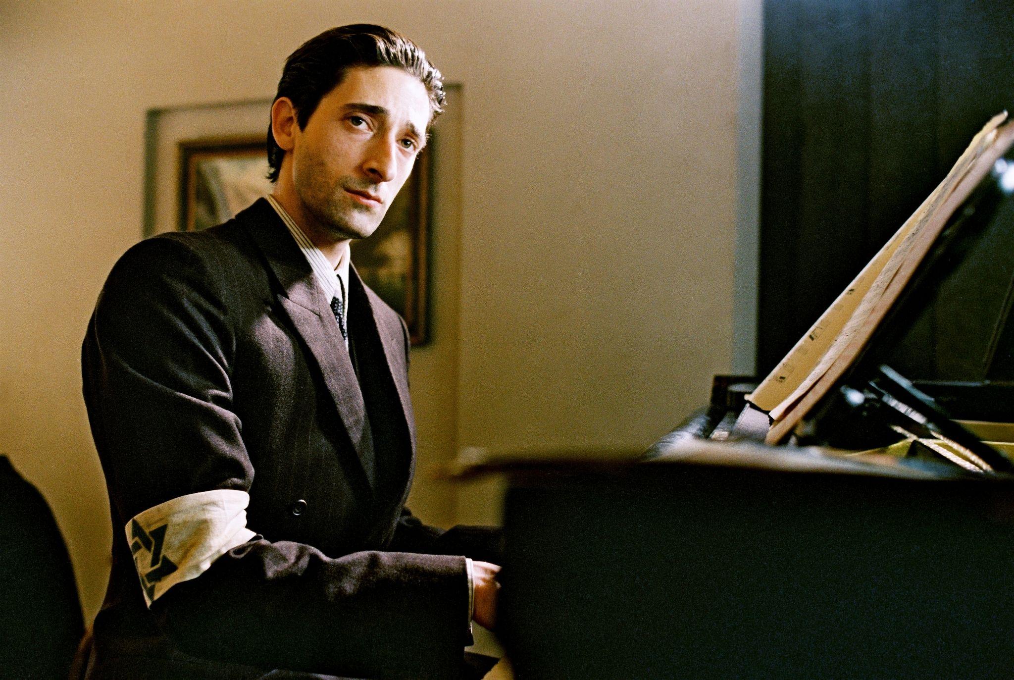 2048x1373 The Pianist (2002)