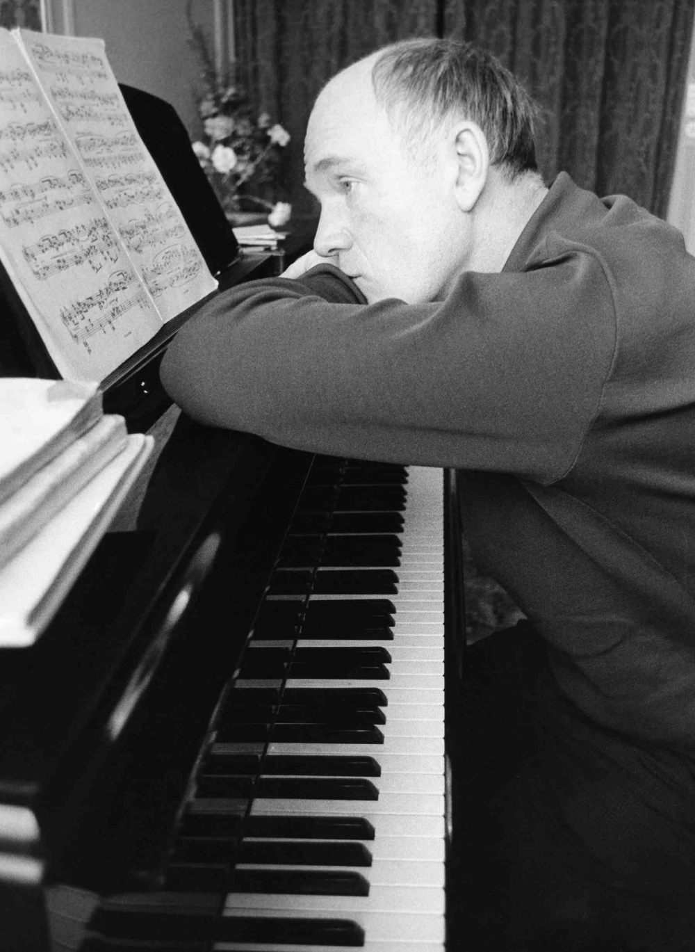 1000x1369 The Pianist and the Lobster. Pianist, Piano teacher, Music wallpaper