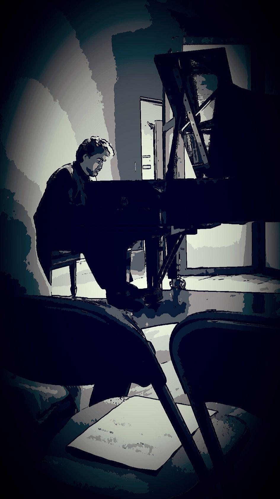 945x1680 The Pianist