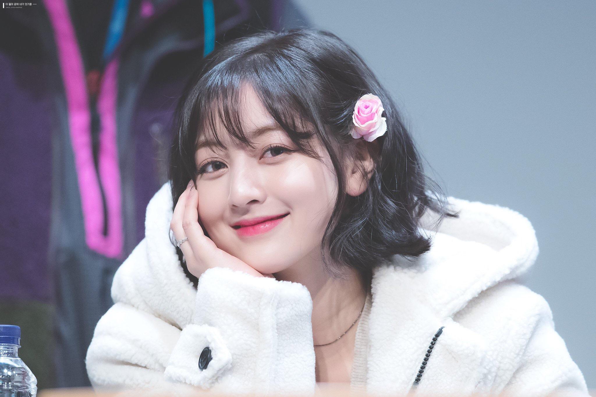 2048x1365 Twice Jihyo and Konno Hashimoto.. DO THEY LOOK ALIKE SO MUCH ???