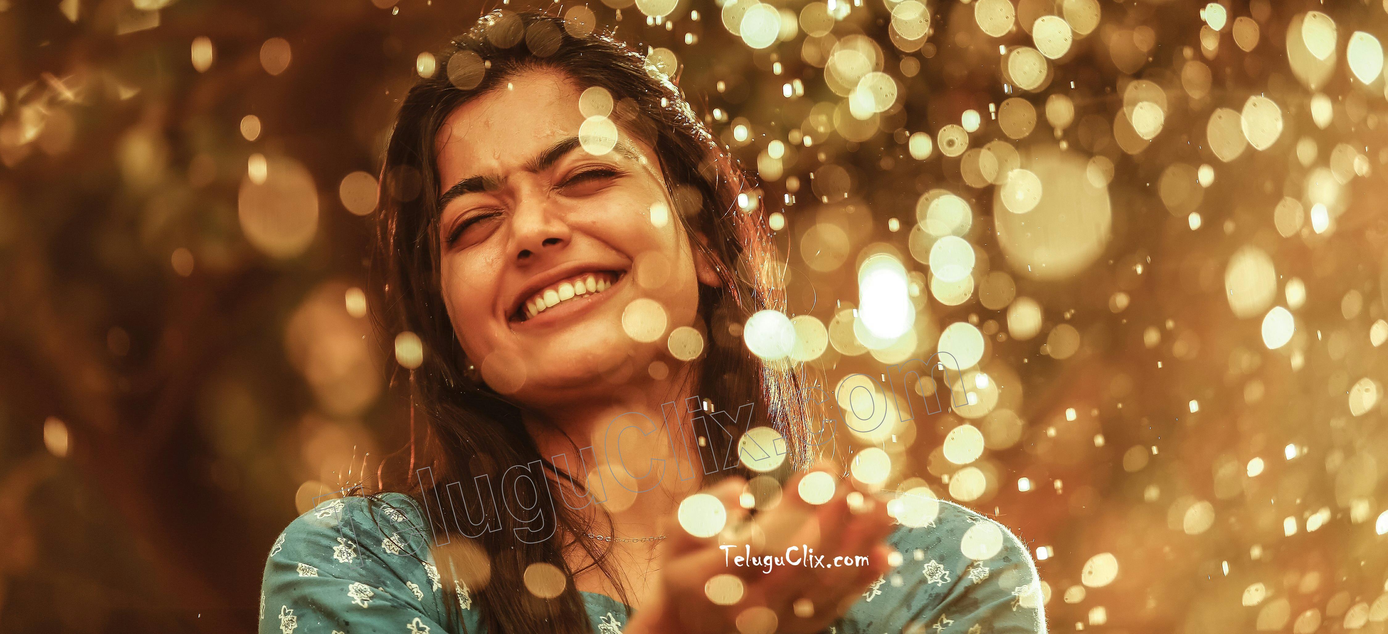 4500x2055 Rashmika Mandanna Wallpaper
