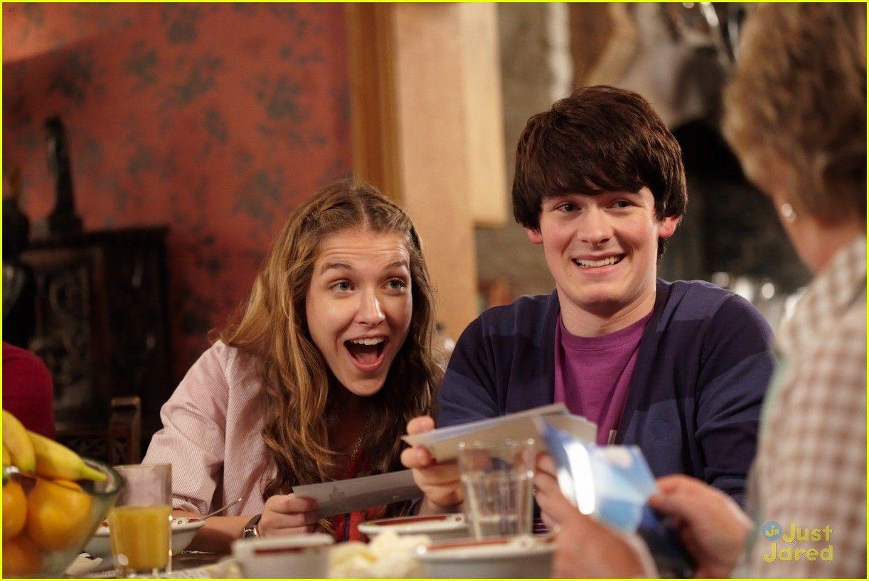 1222x817 whats so funny. House of Anubis Photo