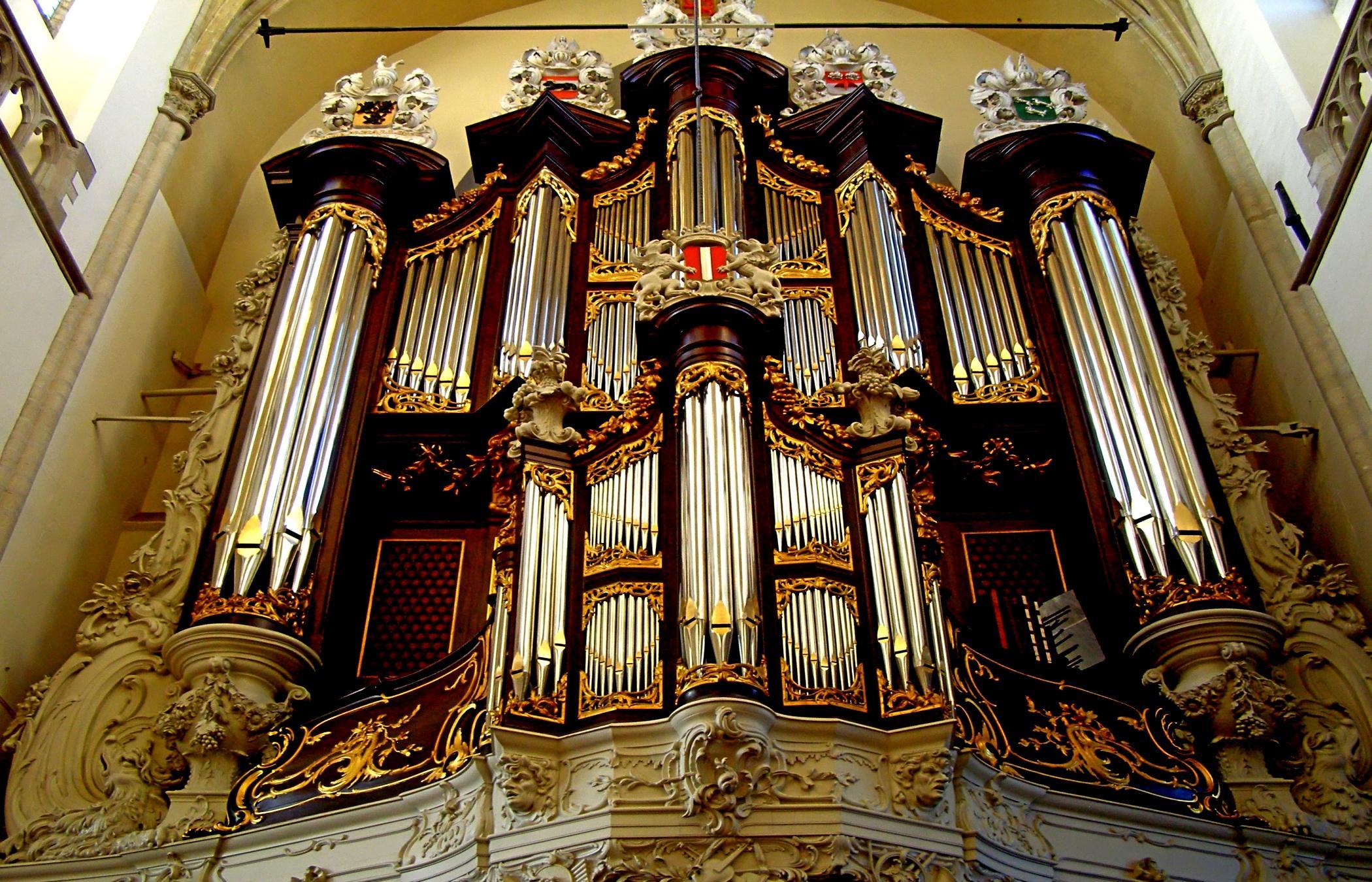 2100x1350 Pipe Organ Wallpaper