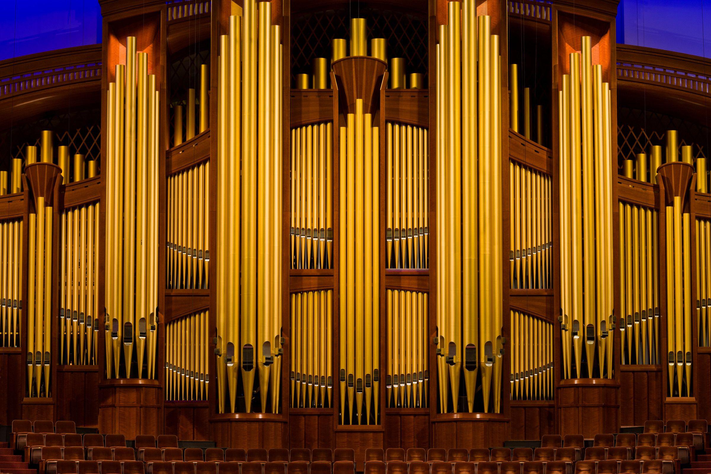 2400x1600 Pipes Wallpaper