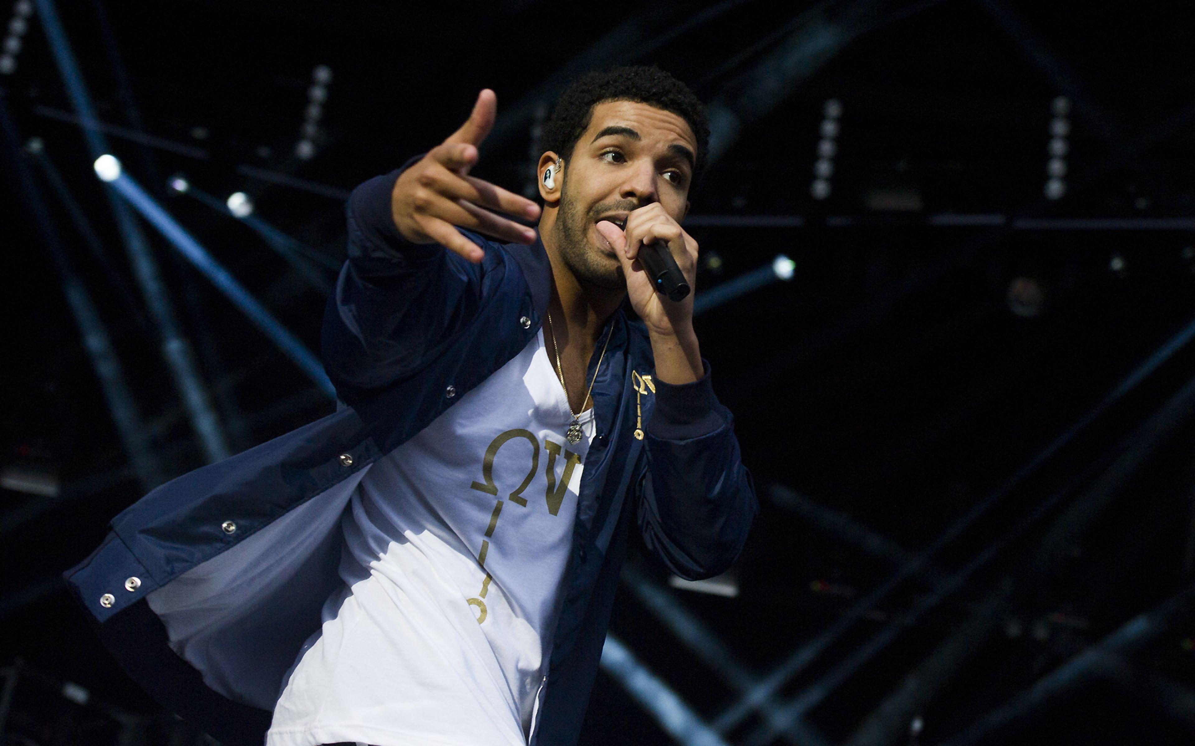 3840x2400 Drake Picture