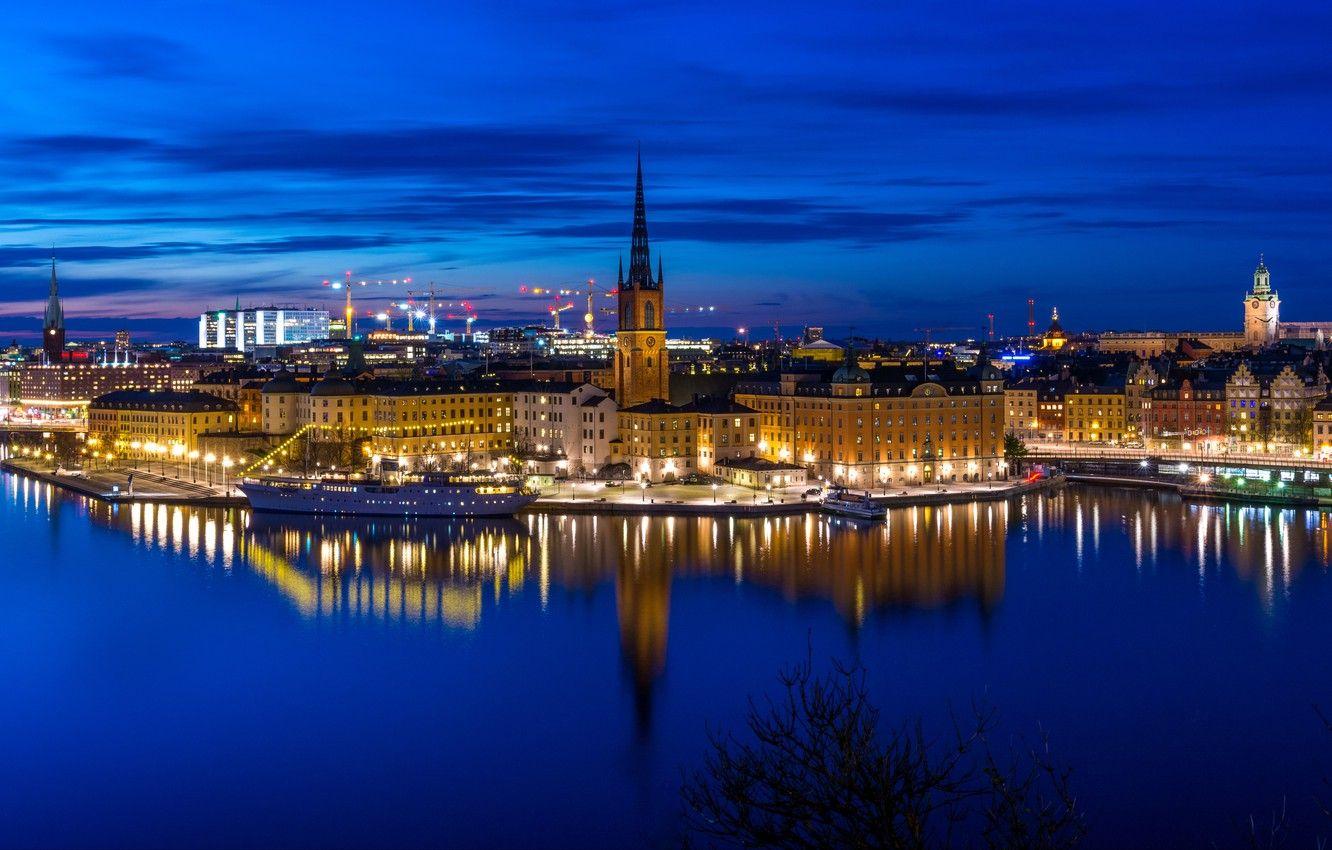1332x850 Wallpaper water, reflection, ship, building, home, yacht, pier, panorama, Bay, Stockholm, Sweden, night city, promenade, Sweden, Stockholm, Old town image for desktop, section город