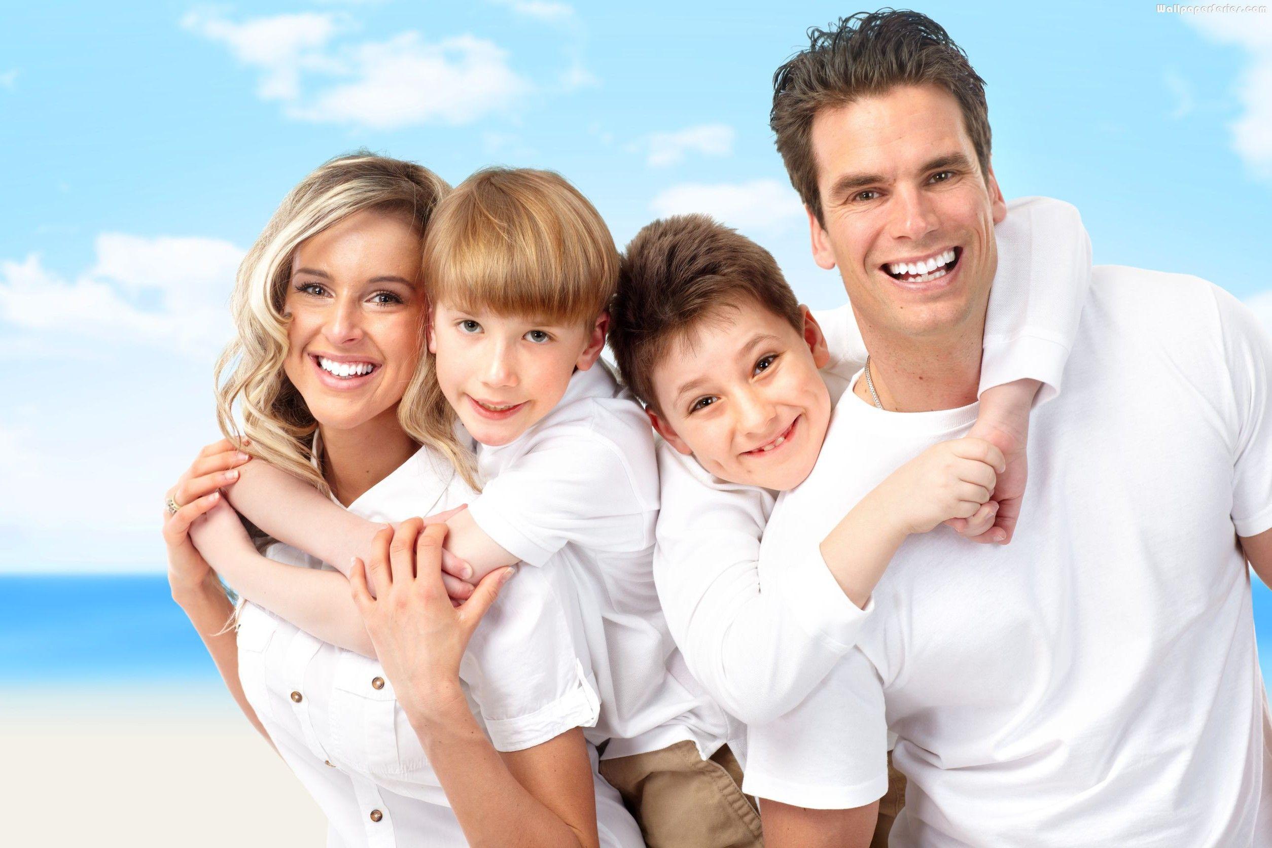 2508x1672 Happy Family HD Wallpaper