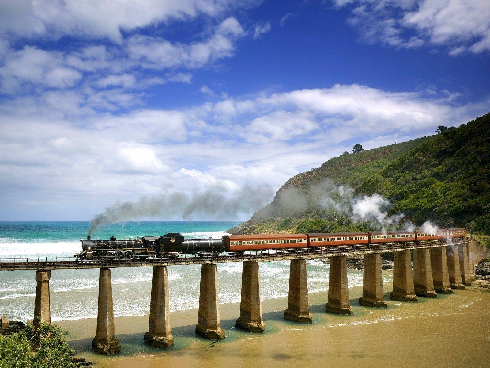 1600x1200 South African Steam Train (Outeniqua Choo Tjoe)