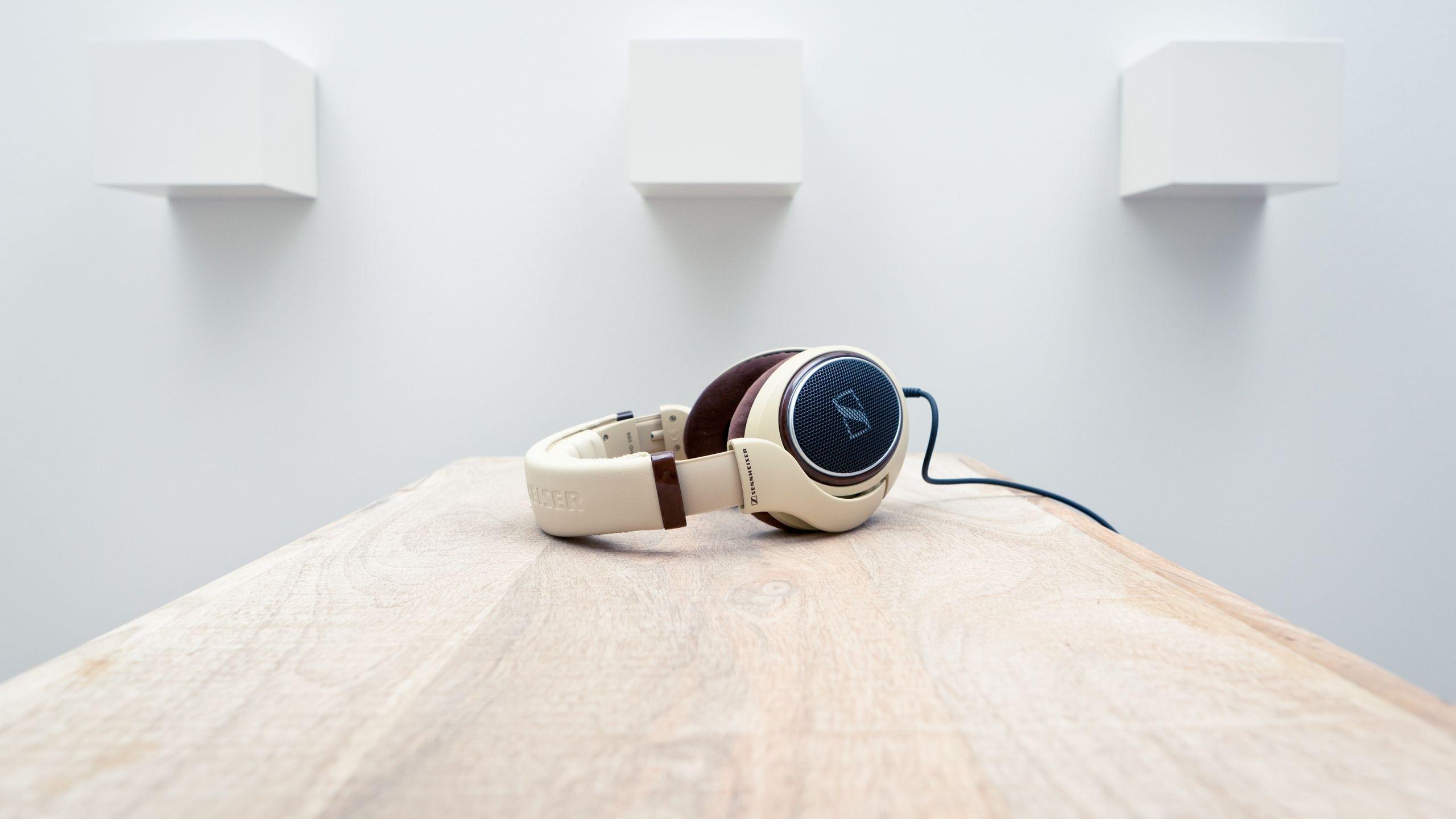2560x1440 HD Sennheiser Headphones Wallpaper