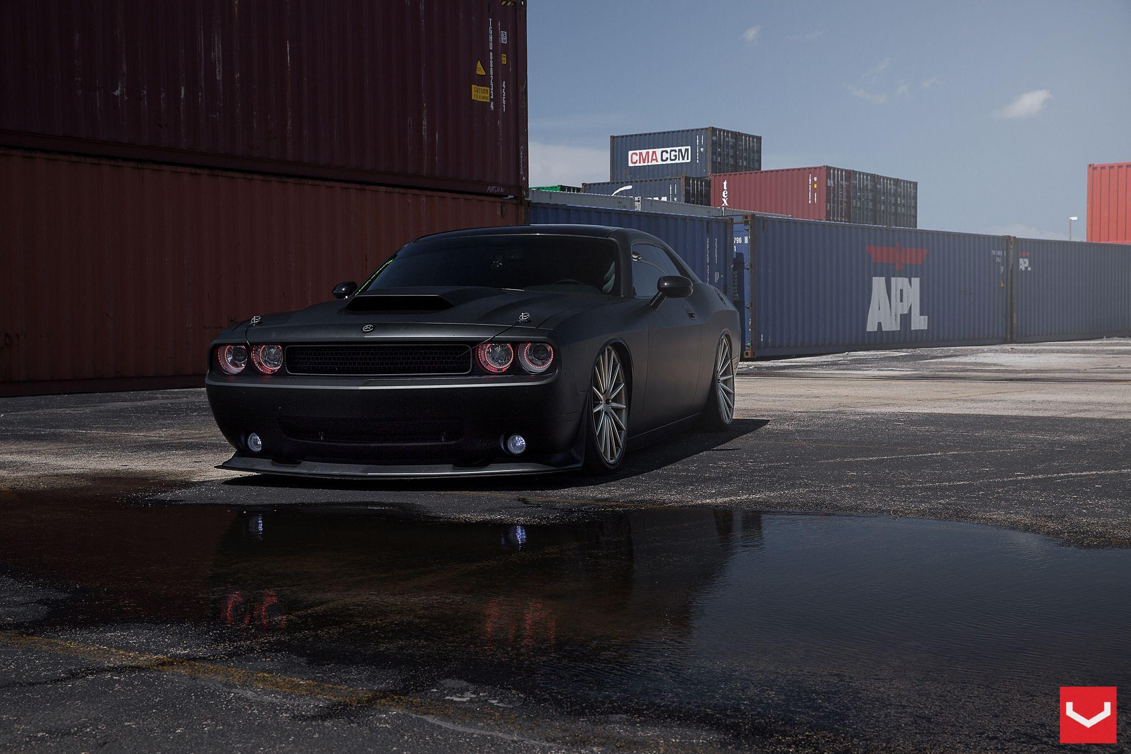 2300x1533 Dodge Challenger SRT8 2K HD Wallpaper