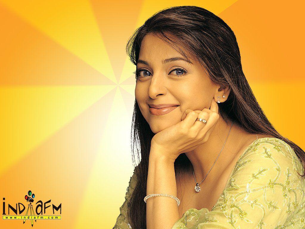 1024x768 Juhi Chawla Wallpaper. Juhi Chawla Wallpaper, Bhumika Chawla Wallpaper and Isha Chawla Wallpaper