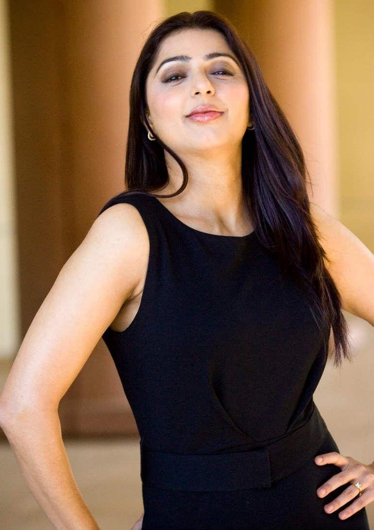 770x1091 Bhumika Chawla Wallpaper In Black Clothes Chawla In Black Dress