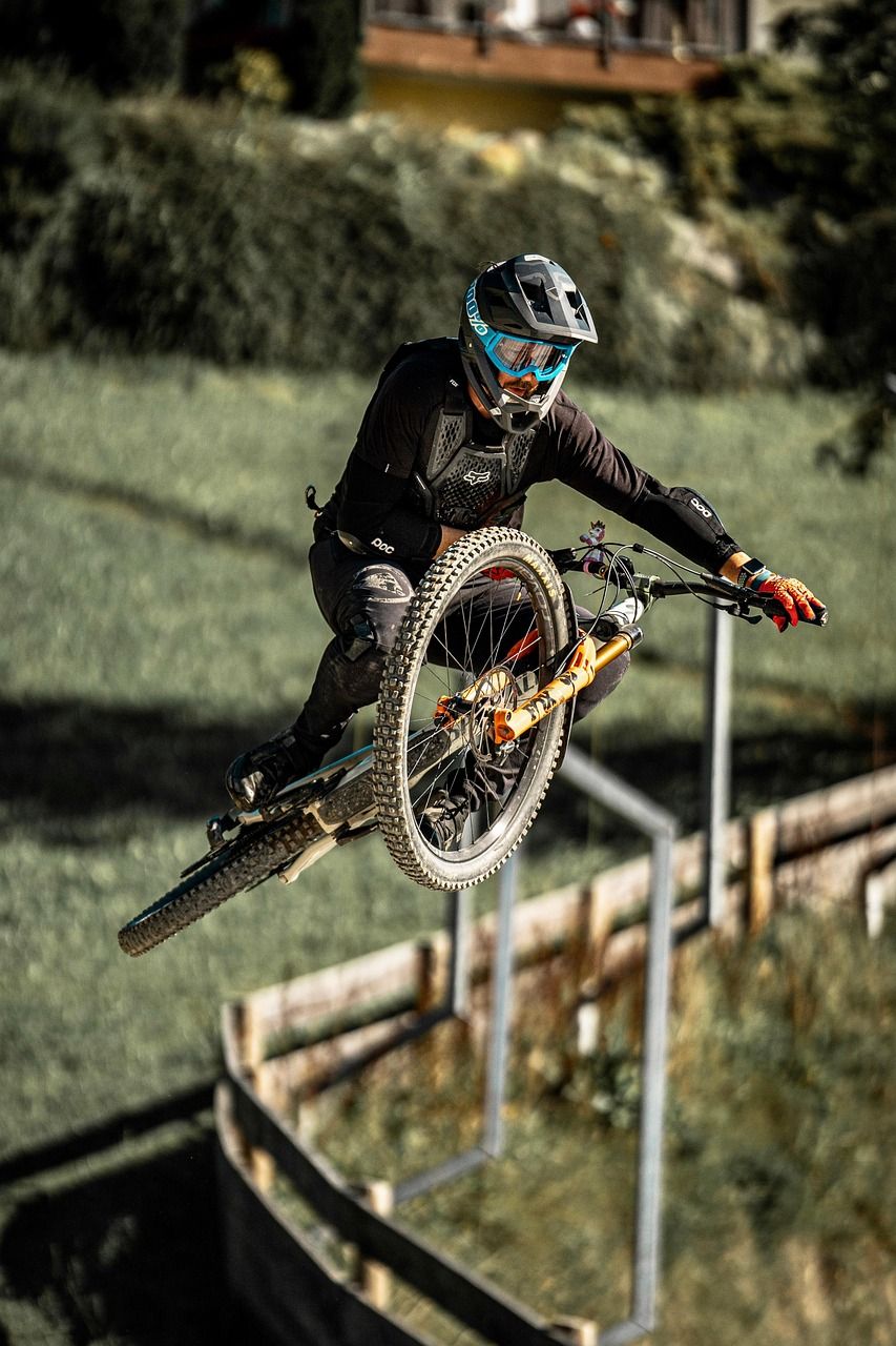 853x1280 Free Enduro Mountain Bikes & Bike Image