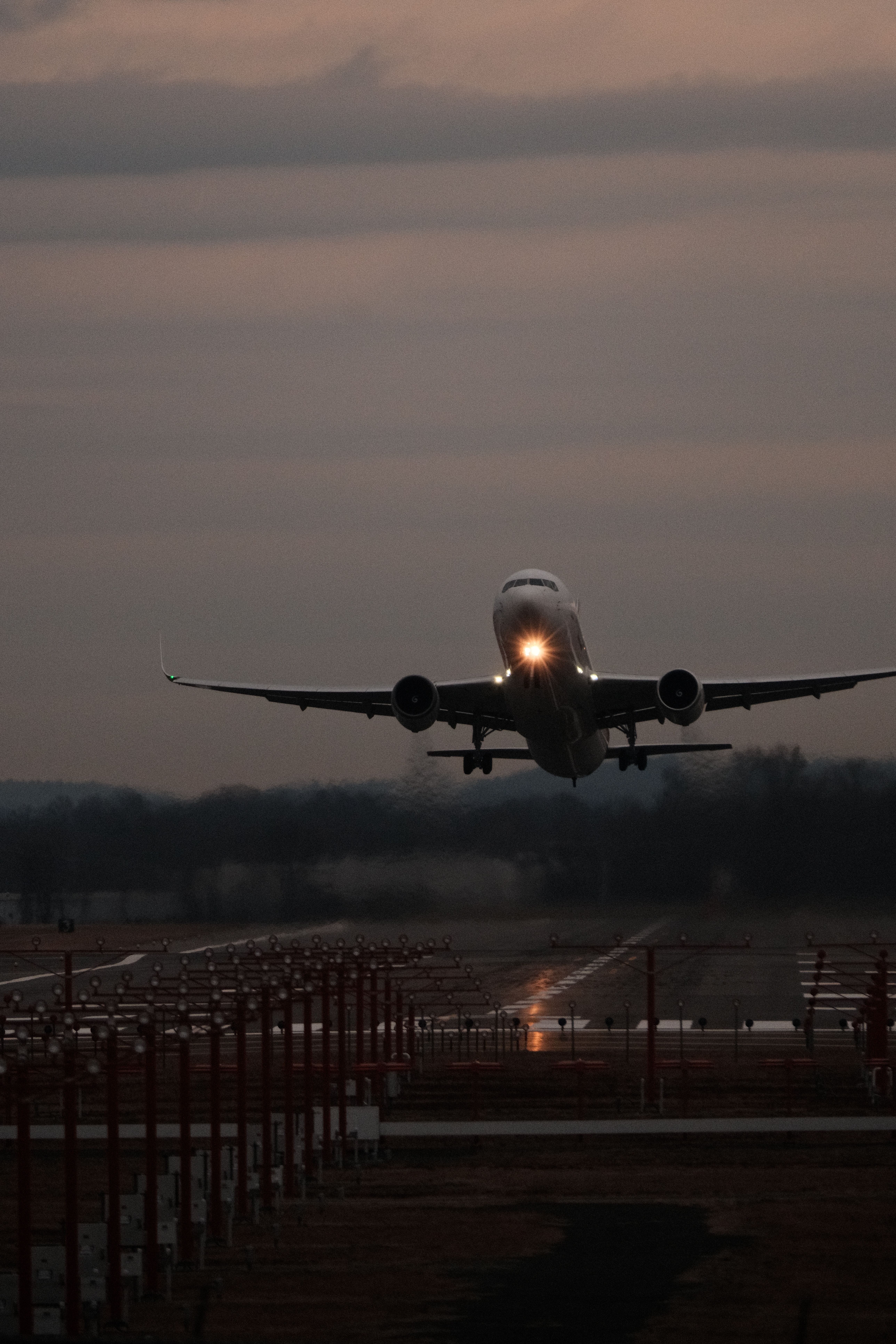 5152x7728 Airplane Takeoff Wallpaper Photo, Download The BEST Free Airplane Takeoff Wallpaper & HD Image