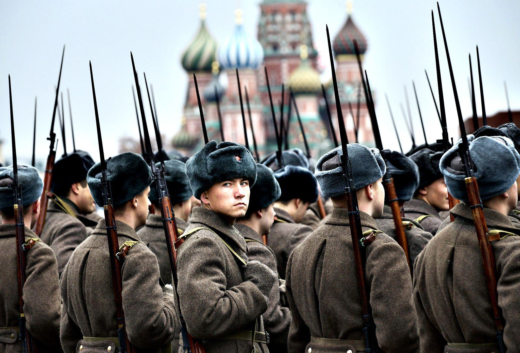 2048x1391 Russian Army soldiers in WWII gear getting ready for a parade in Moscow [2048 x 1391]. Russia, Army wallpaper, Red army