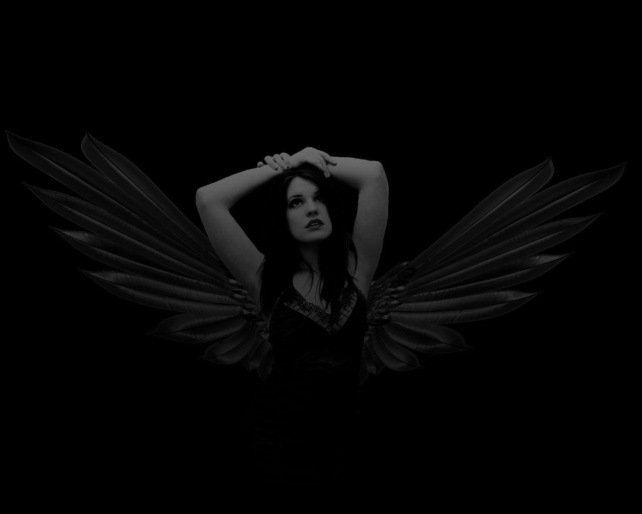 1280x1024 A Women In Black Wallpaper